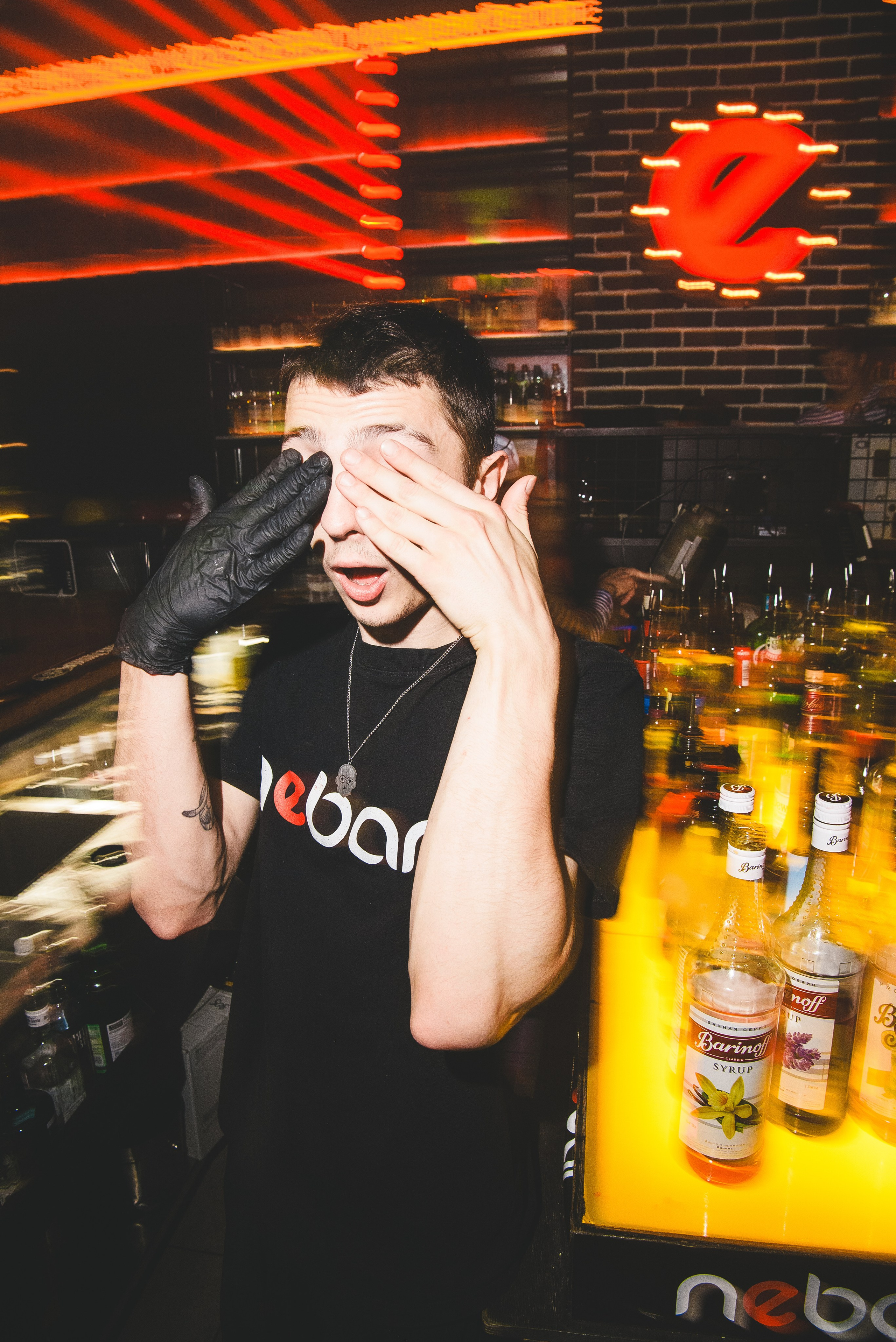 Фотоотчёты о вечеринках для НеБар Волгоград. Или стиль «пьяный фотограф». Фотограф в Волгограде и Волжском Александр Горбань