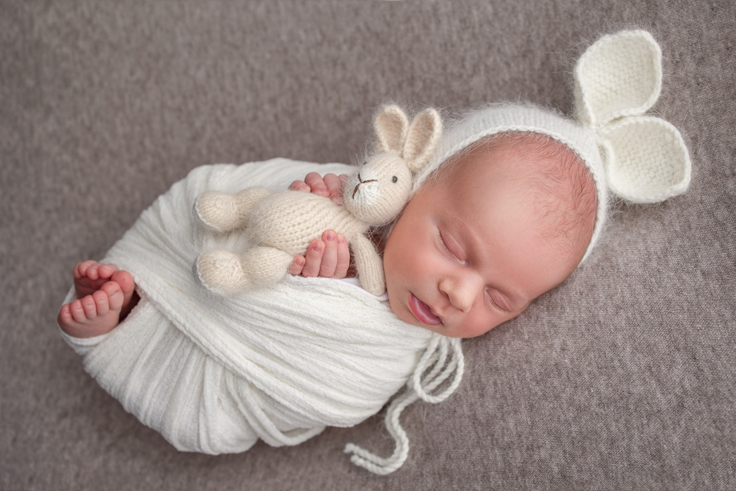 Нежная и милая фотосессия первых дней жизни Вашего ребенка в Минске. Фотограф новорождённых Минск — стоимость newborn фотосессии в Минске
