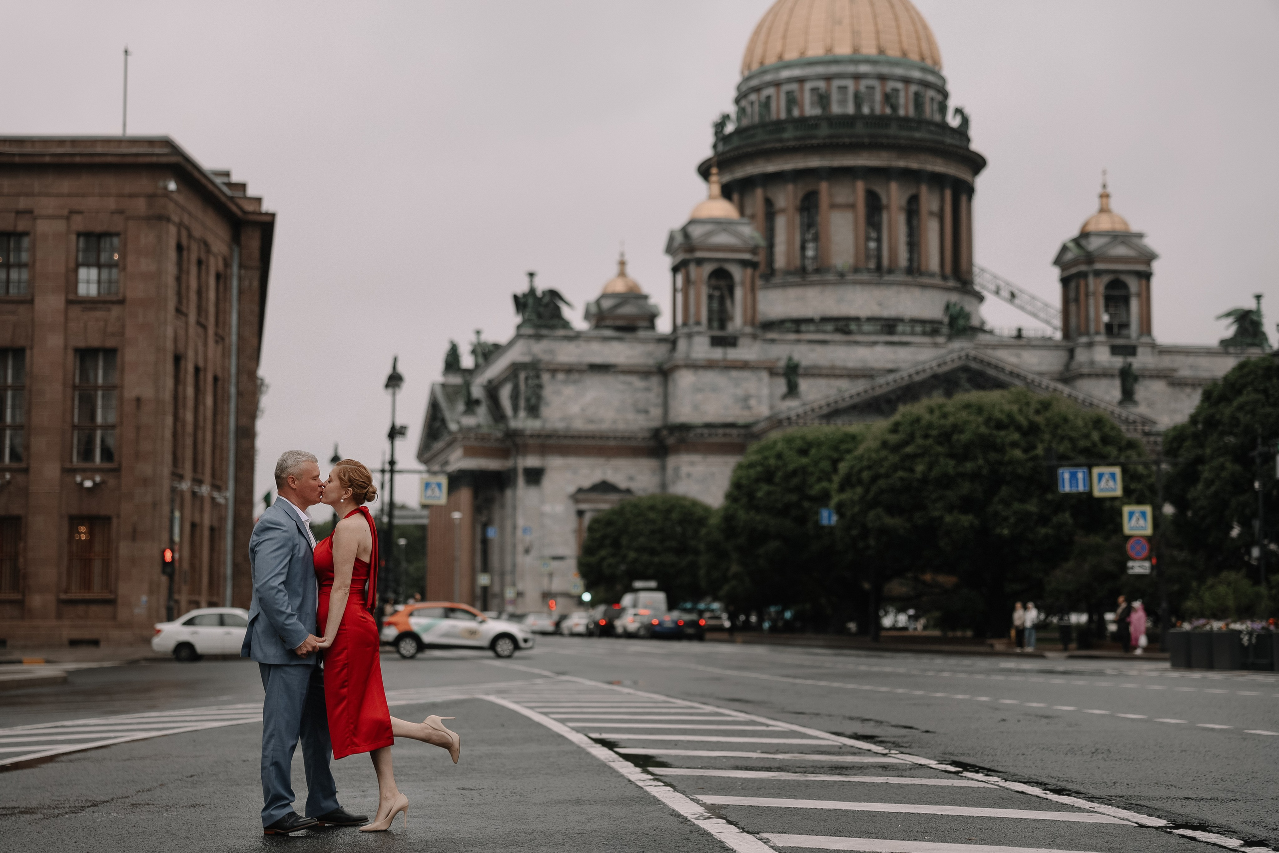Дождь и поцелуи. Свадебный и семейный Фотограф Денис Кошель