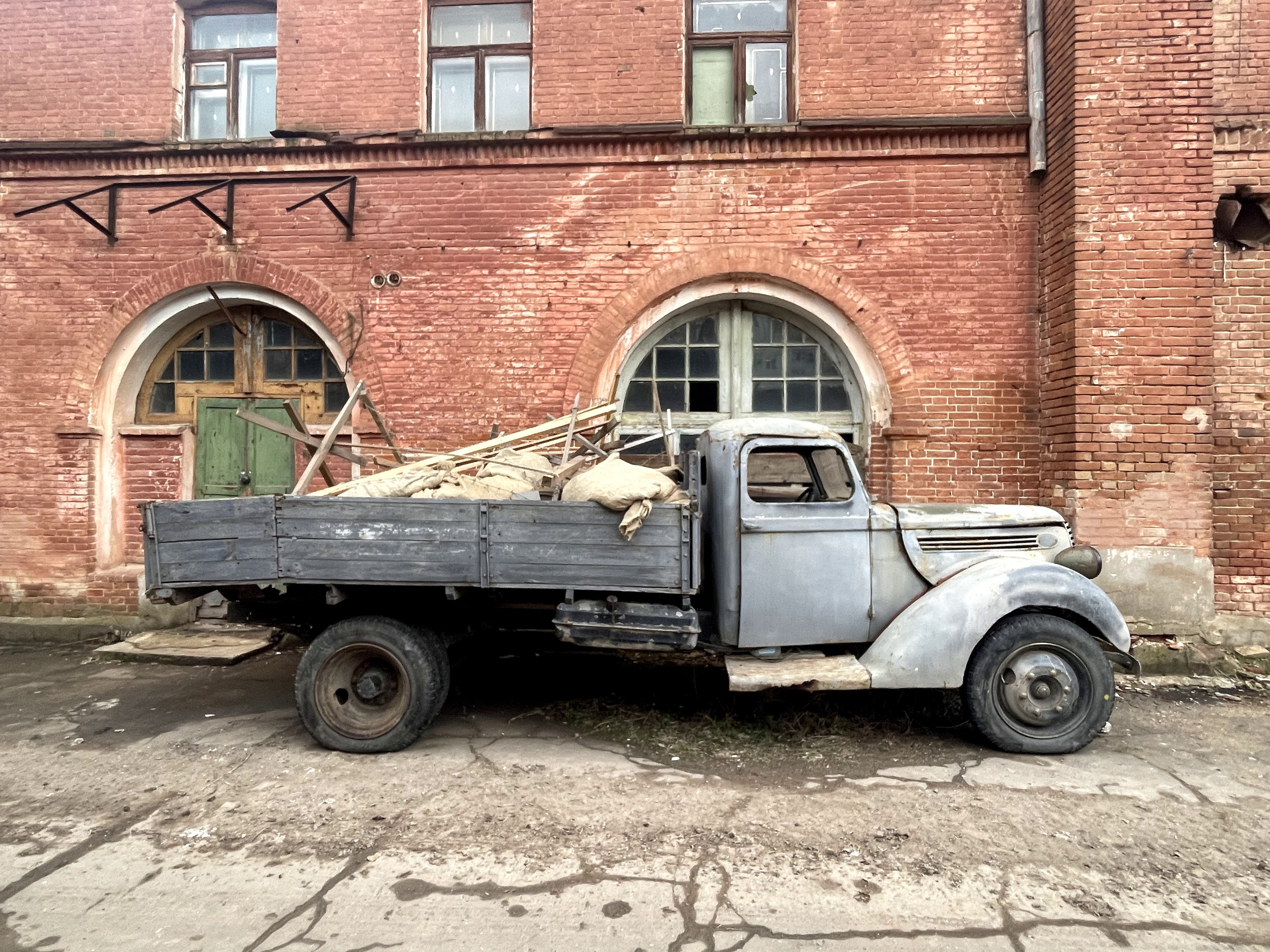 90 005 Форд. ВИЗУАЛЬНЫЕ И ЗВУКОВЫЕ РЕШЕНИЯ ДЛЯ БИЗНЕСА И СЪЁМОК ТЕЛЕТЕЛА