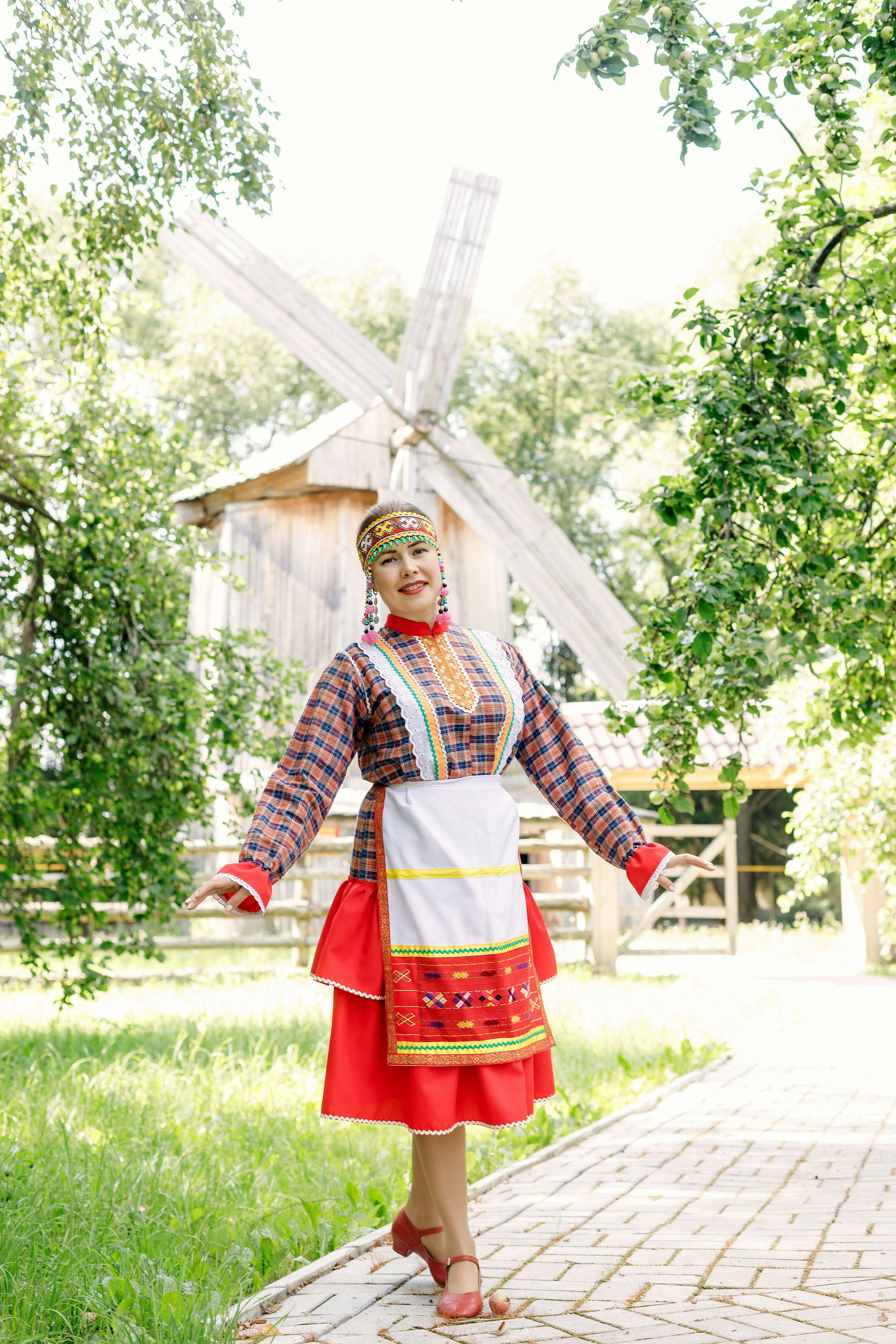 Фотосессия с Екатериной Анисимовой в Ибресинском этнографическом музее. Портретный и репортажный фотограф в Чебоксарах Андриян Чаркин