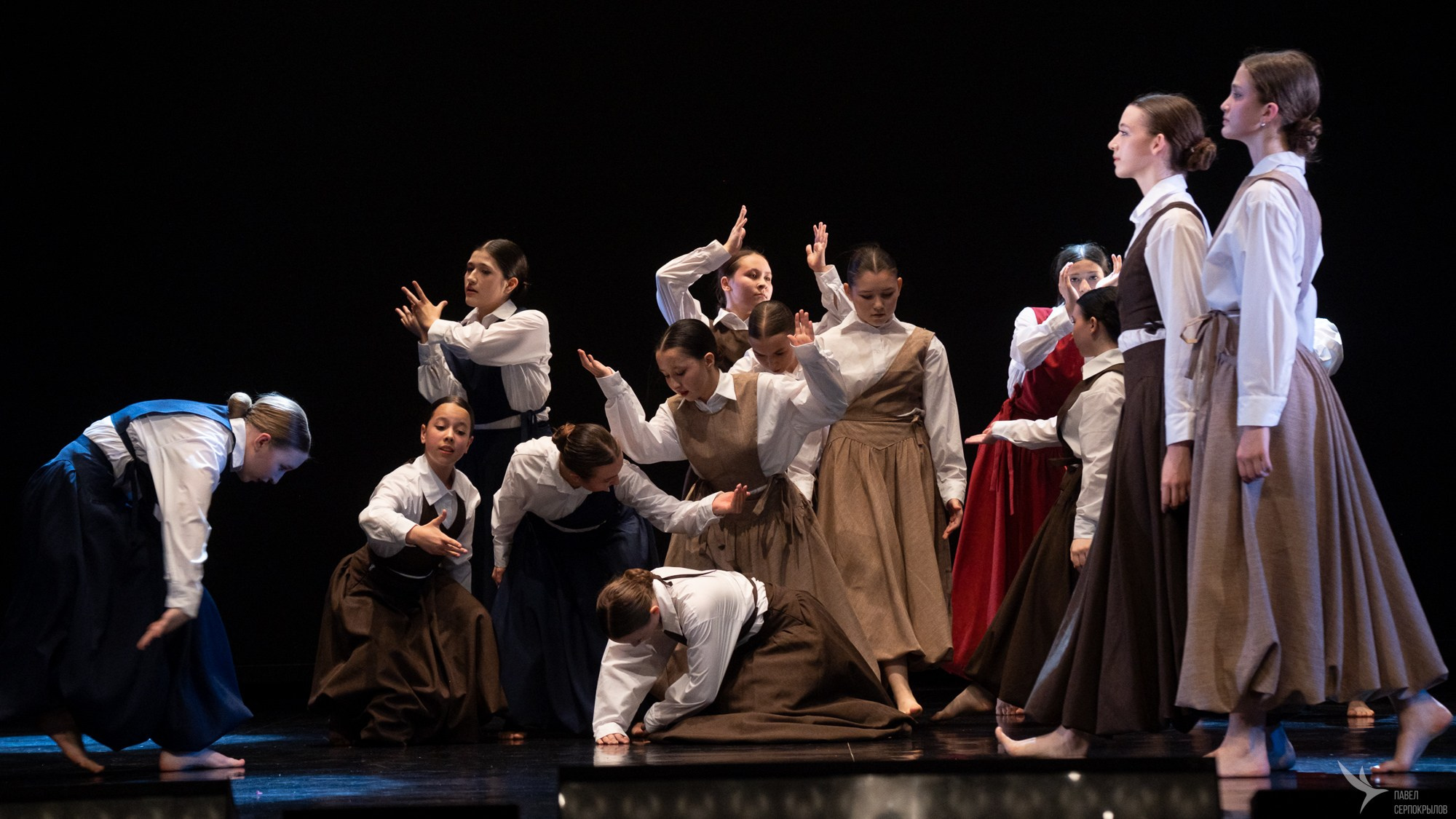Концерт народного хореографического коллектива «Виктория». Репортажный фотограф в Казани Павел Серпокрылов