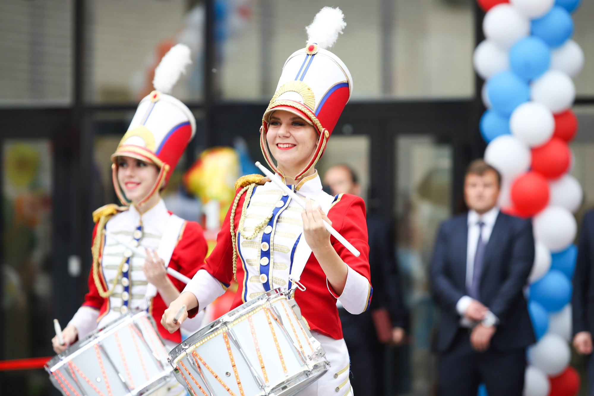 1 сентября в школе № 104. Фотограф Дарья Попова