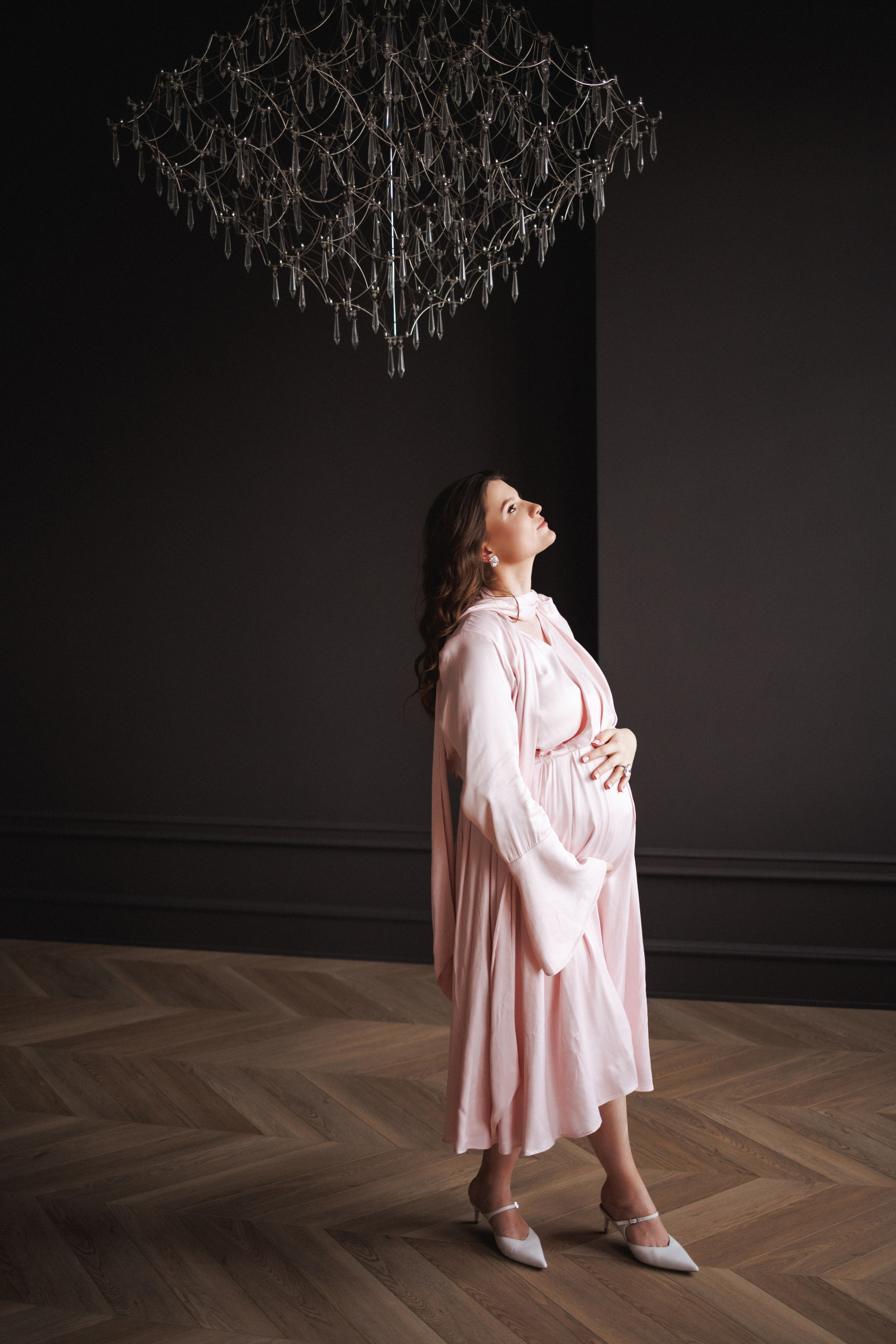 Семейная фотосессия для мамы и дочки в фотостудии «Париж», город Краснодар. Семейный и детский фотограф в Краснодаре Анна Трашкова