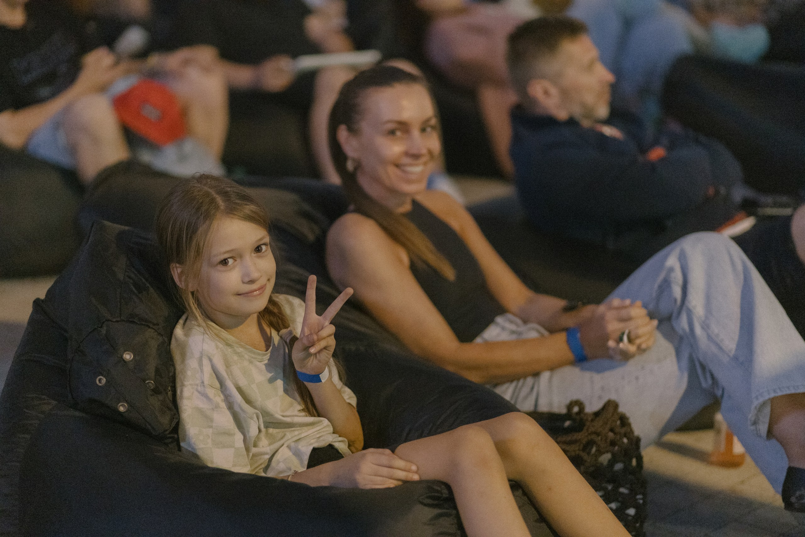 Показ фильма с кинопленки. Фотограф мероприятий, персональные съемки в Москве Владиславлева Настя