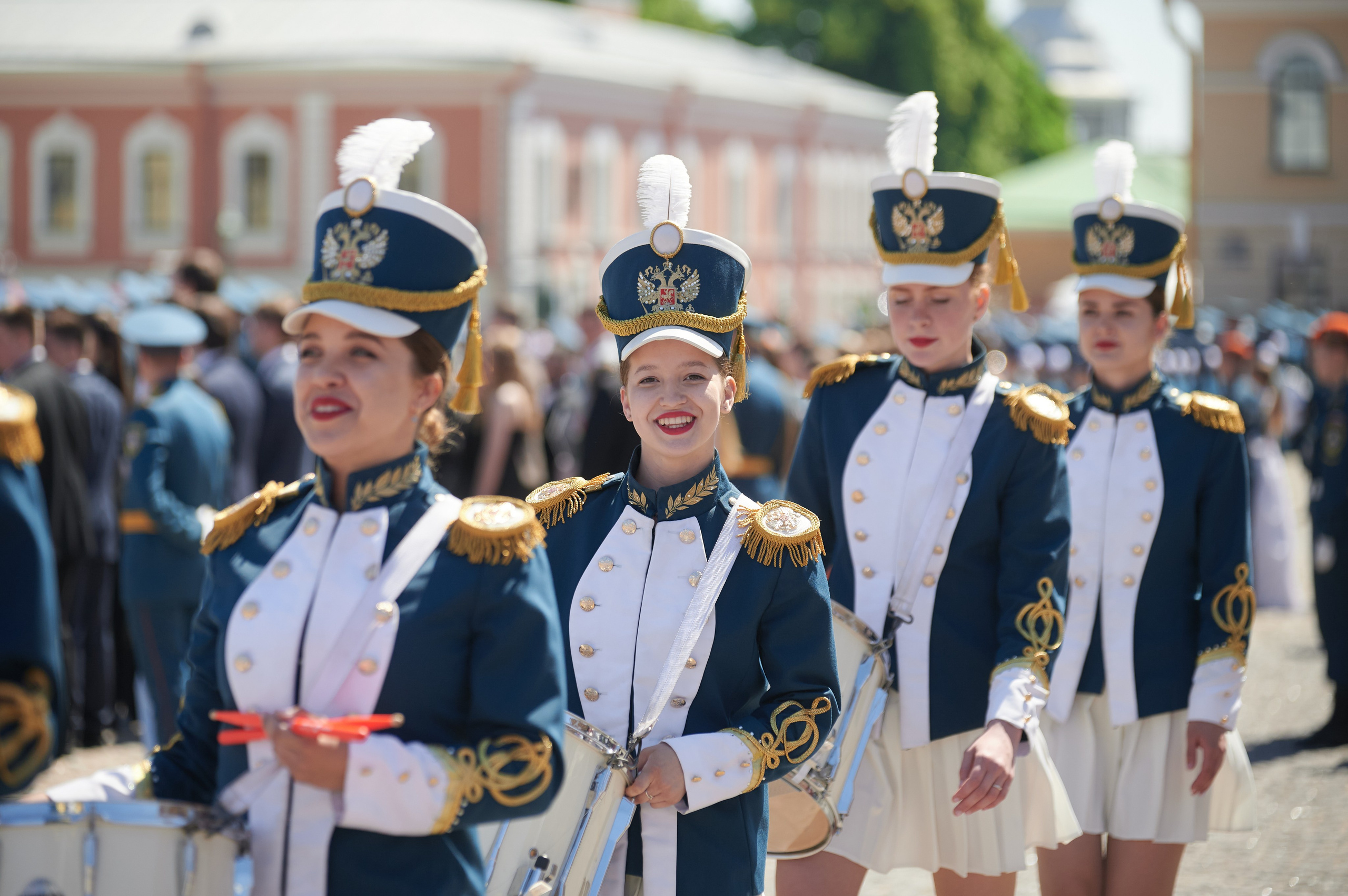 Репортажная съёмка выпускных в СПб | Фотограф на выпускной 9 и 11 класса