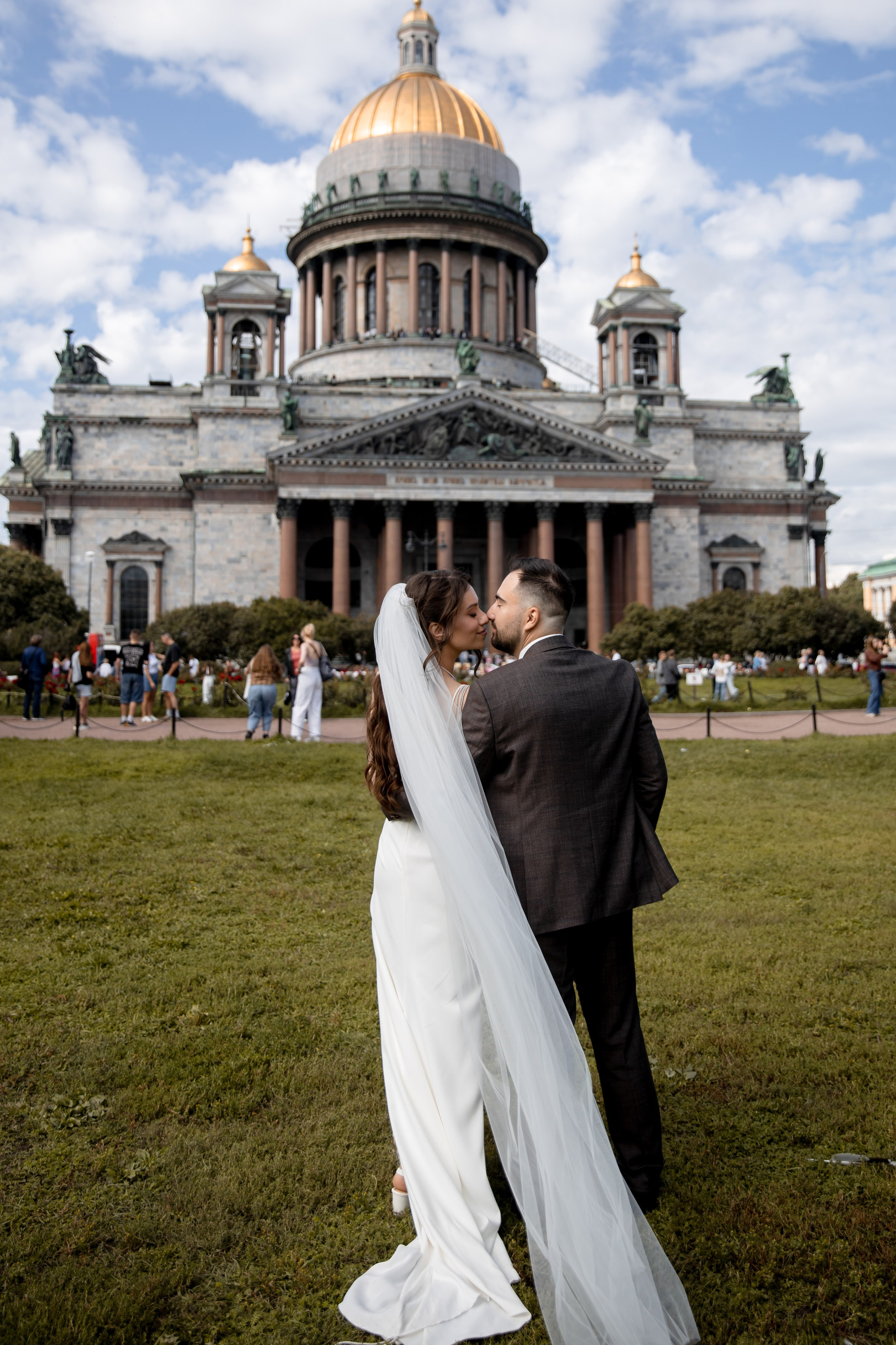 Анна и Александр / Прогулка + ЗАГС. Свадебный и семейный фотограф в Москве Диана Левченко