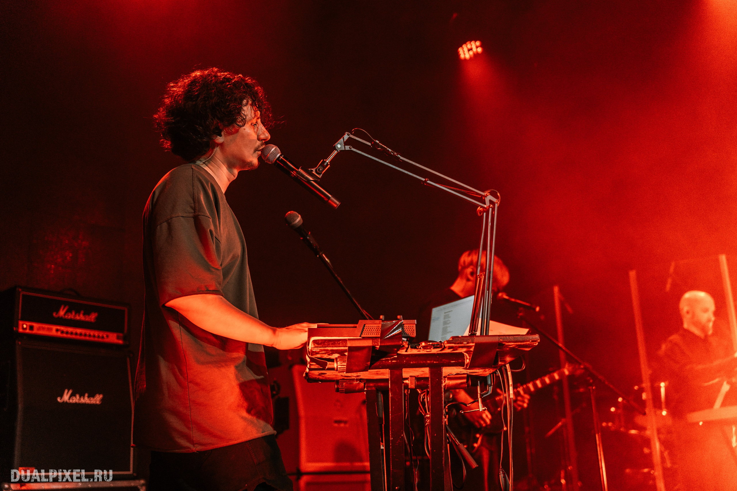 DenDerty концерт в Москве 30.03.2025. Магия музыки в кадре: Концертная Фотография