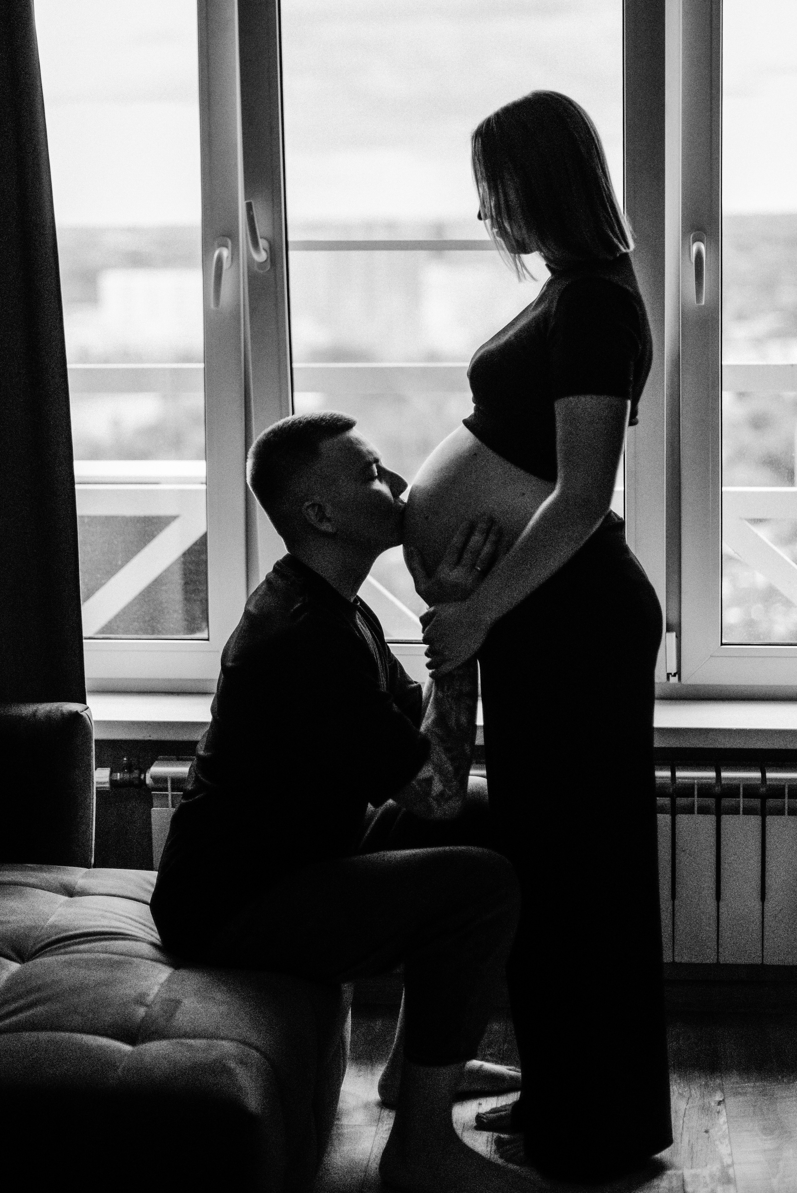 Миша и Ирина в ожидании чуда в домашней обстановке. Свадебный и портретный фотограф в Липецке Юлия Свит