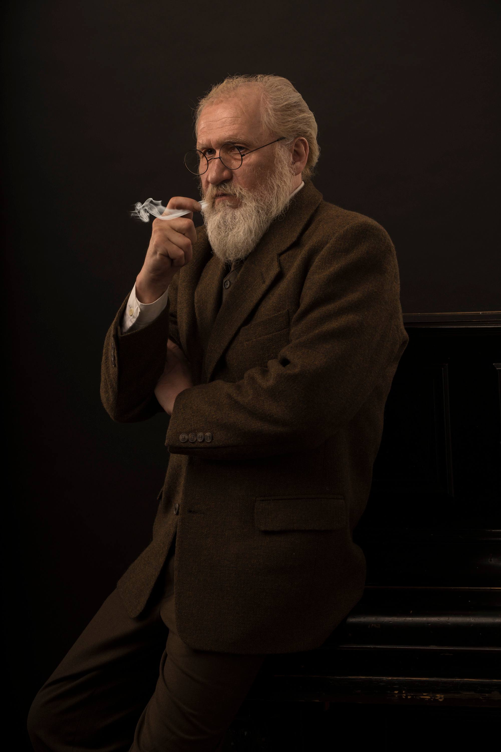 Фрейд — сигарный клуб. Creative photographer Denis Klero