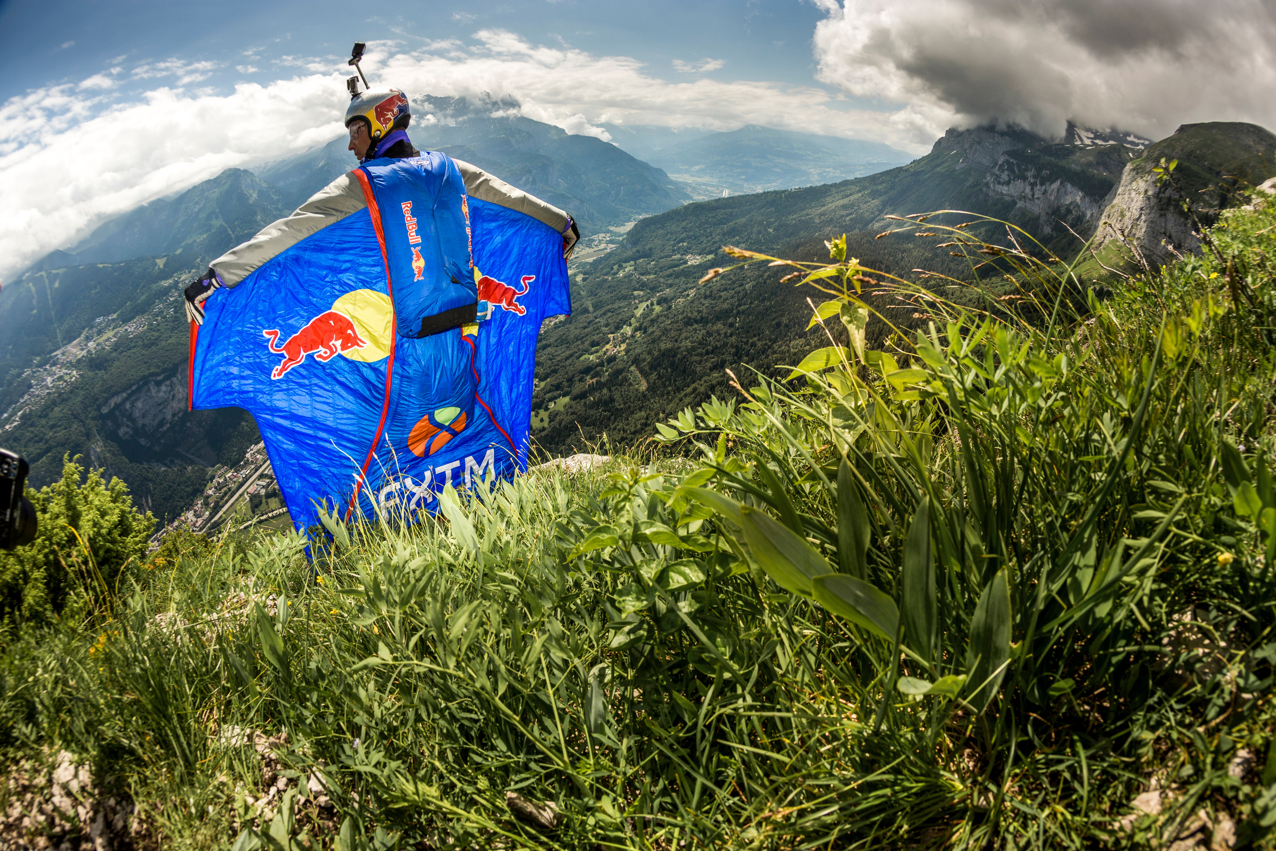 BASE jumping. Creative photographer Denis Klero
