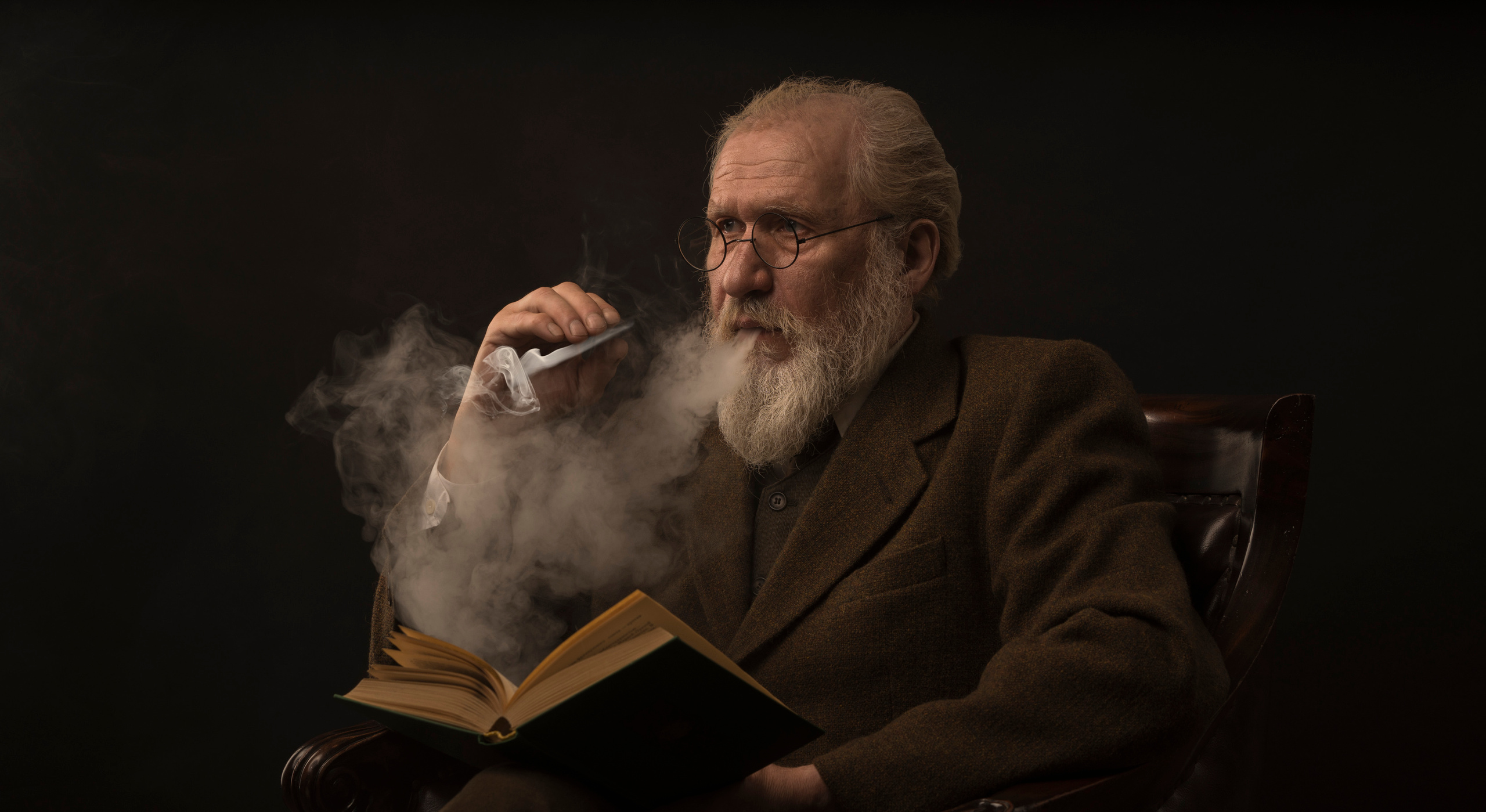 Фрейд — сигарный клуб. Creative photographer Denis Klero