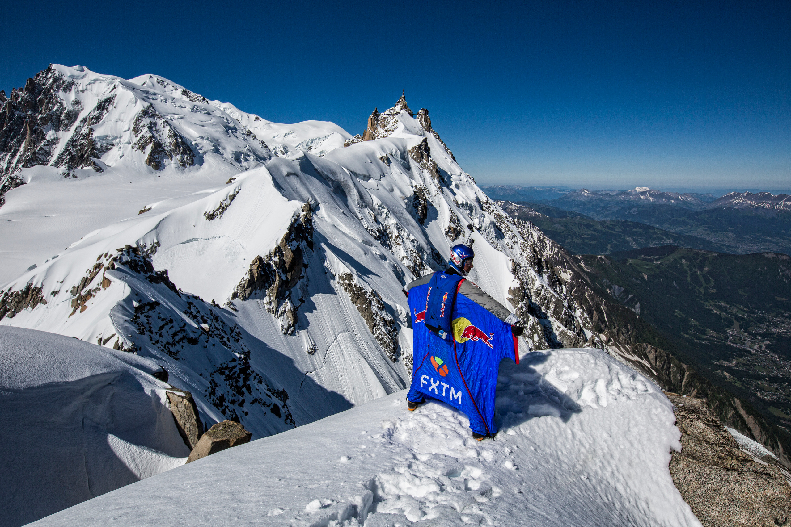 BASE jumping. Creative photographer Denis Klero