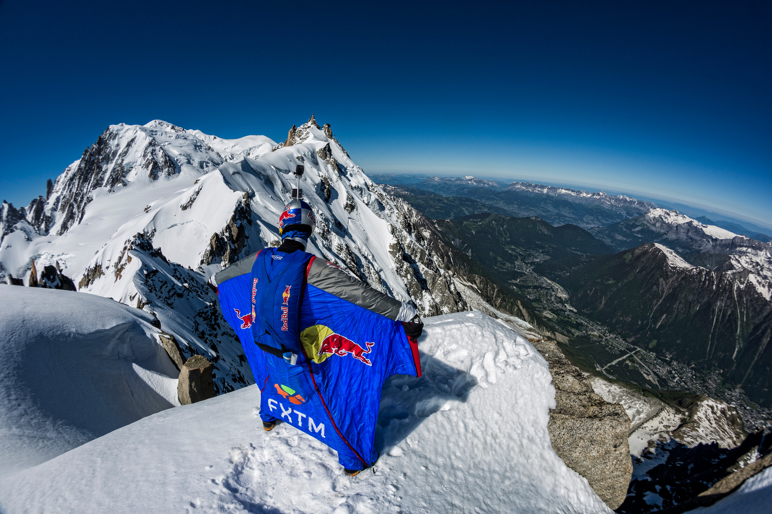 BASE jumping. Creative photographer Denis Klero