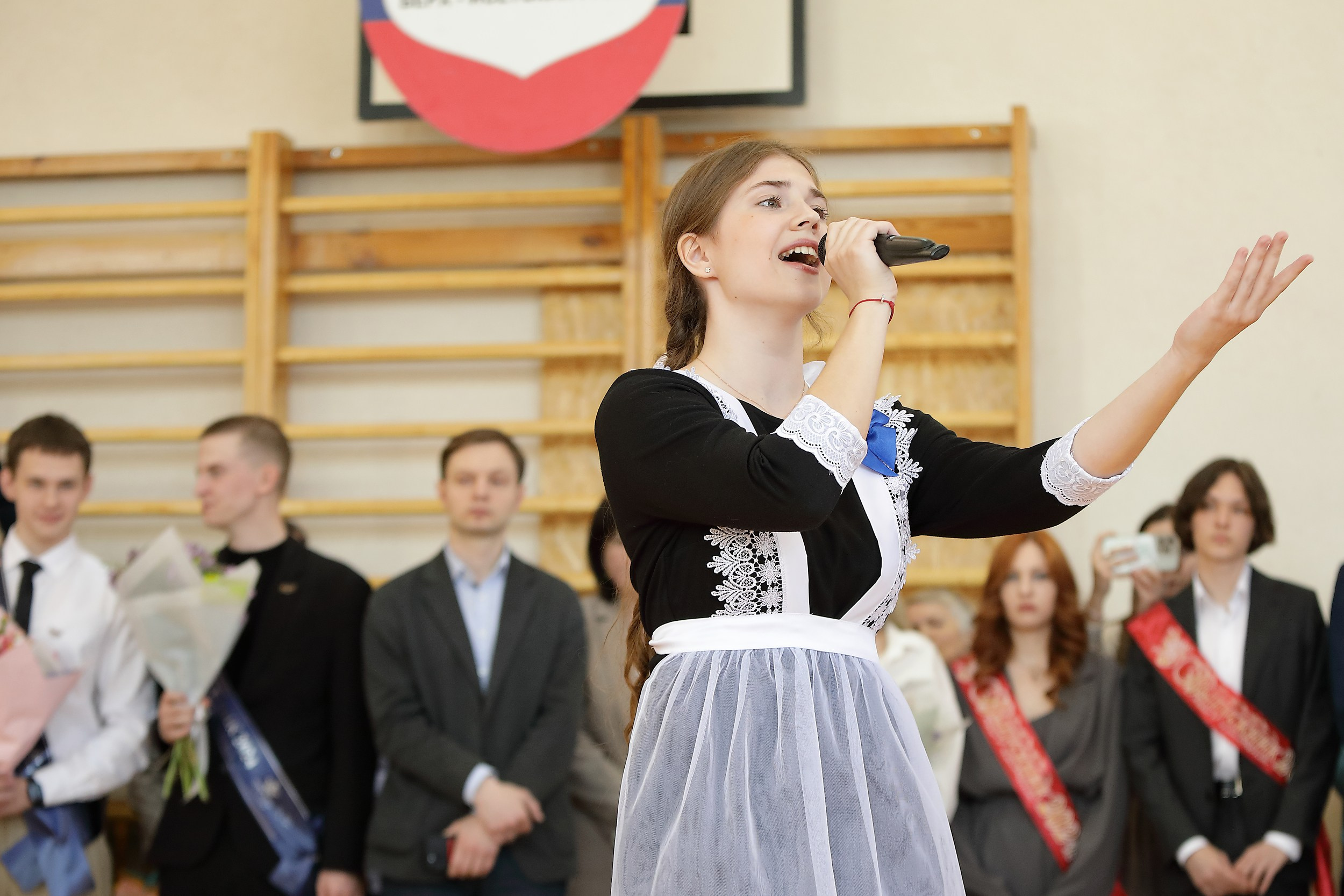Последний звонок (линейка). Свадебный и семейный фотограф и видеограф в Екатеринбурге Полянские Тимур и Анастасия