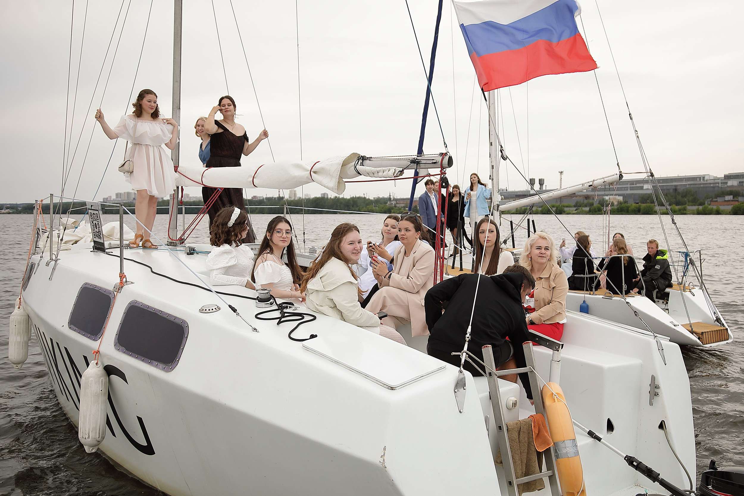 катание на яхтах выпускной вечер