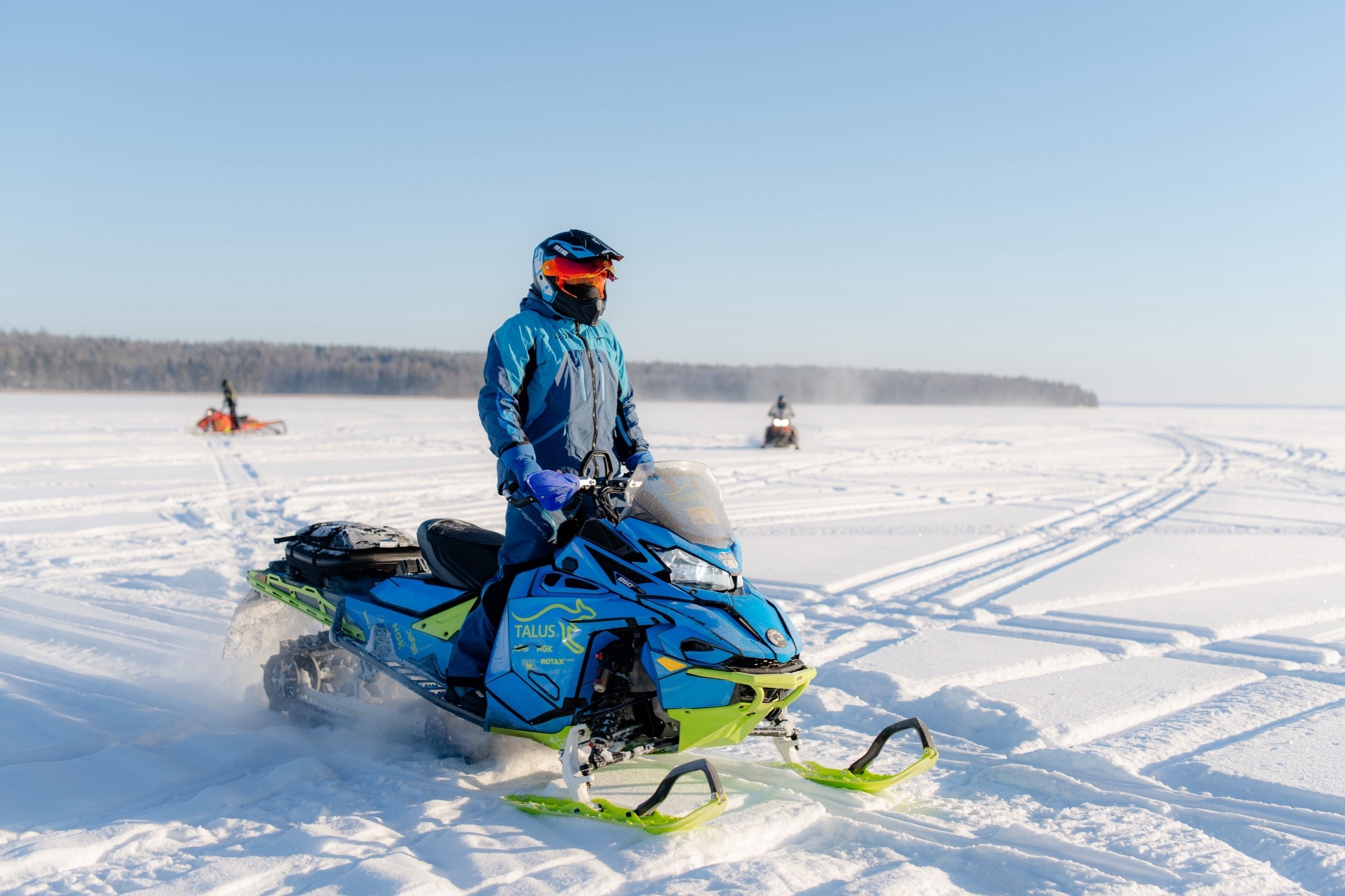 Гонки на снегоходах. Профессиональный фотограф и видеограф в Сортавала Ася Легконогова
