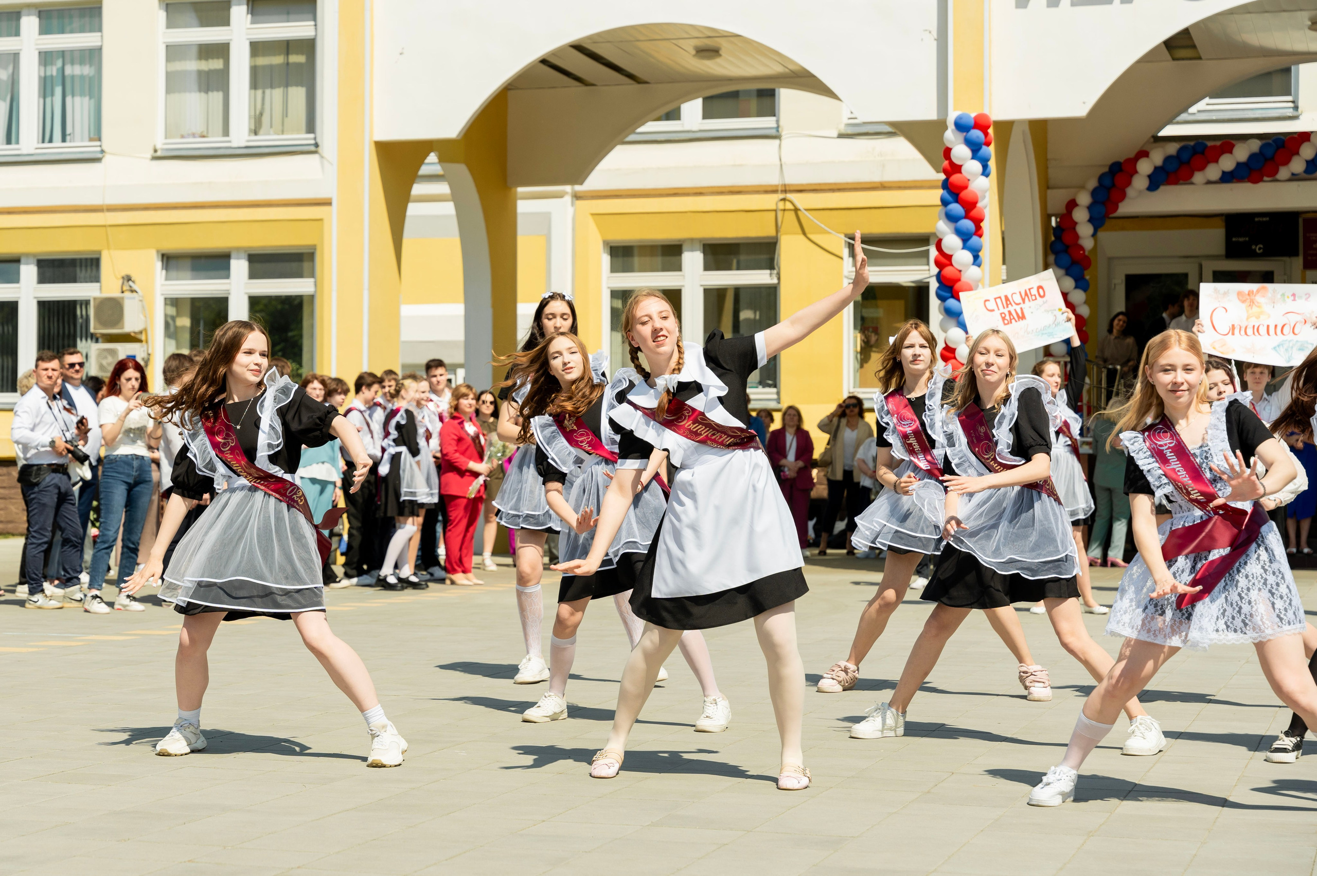 Выпукные 9 классы. Фотограф Юлия Попова