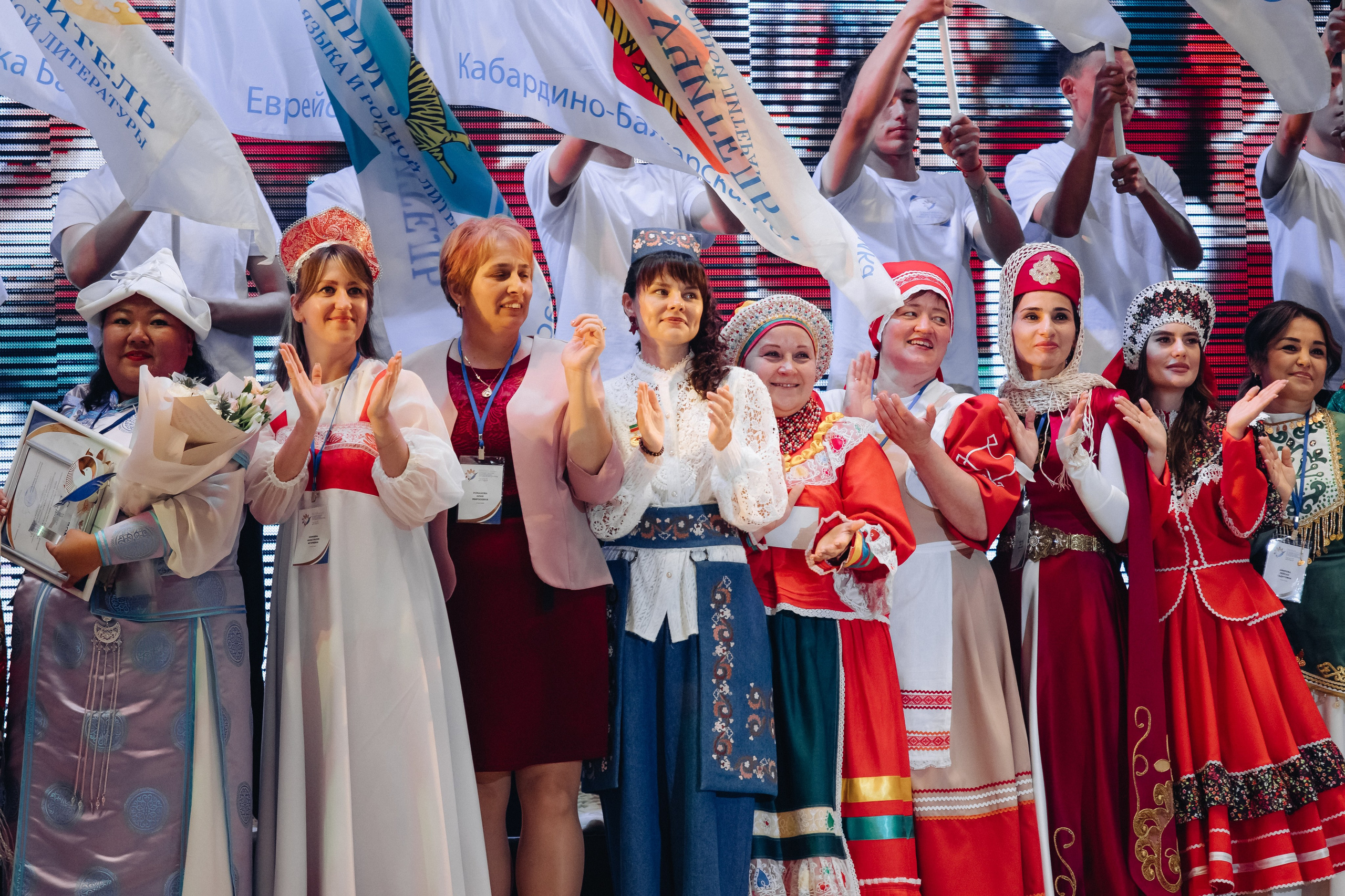 Лучший учитель родного языка и литературы 2025. Свадебный и семейный фотограф в Улан-Удэ