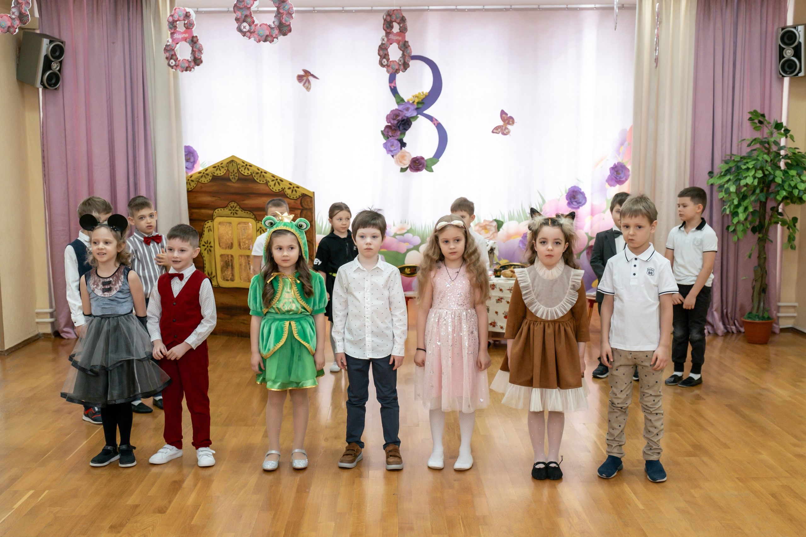 Праздник 8 марта в детском саду. Семейный и детский фотограф в Москве Светлана Потемкина