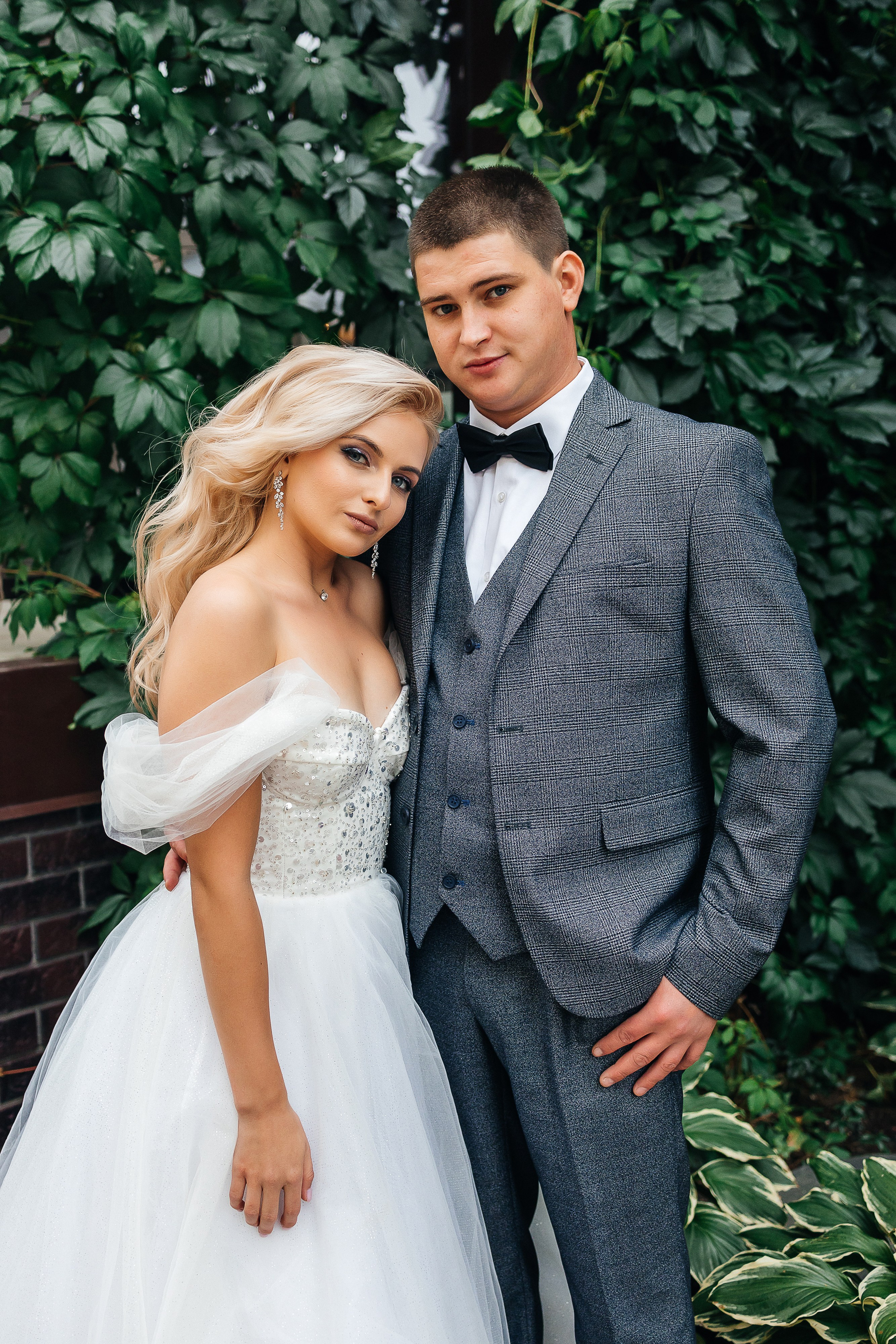 Стильная фотосессия пары в интерьерах ресторана. Олег Сверчков | Свадебный фотограф Вологда