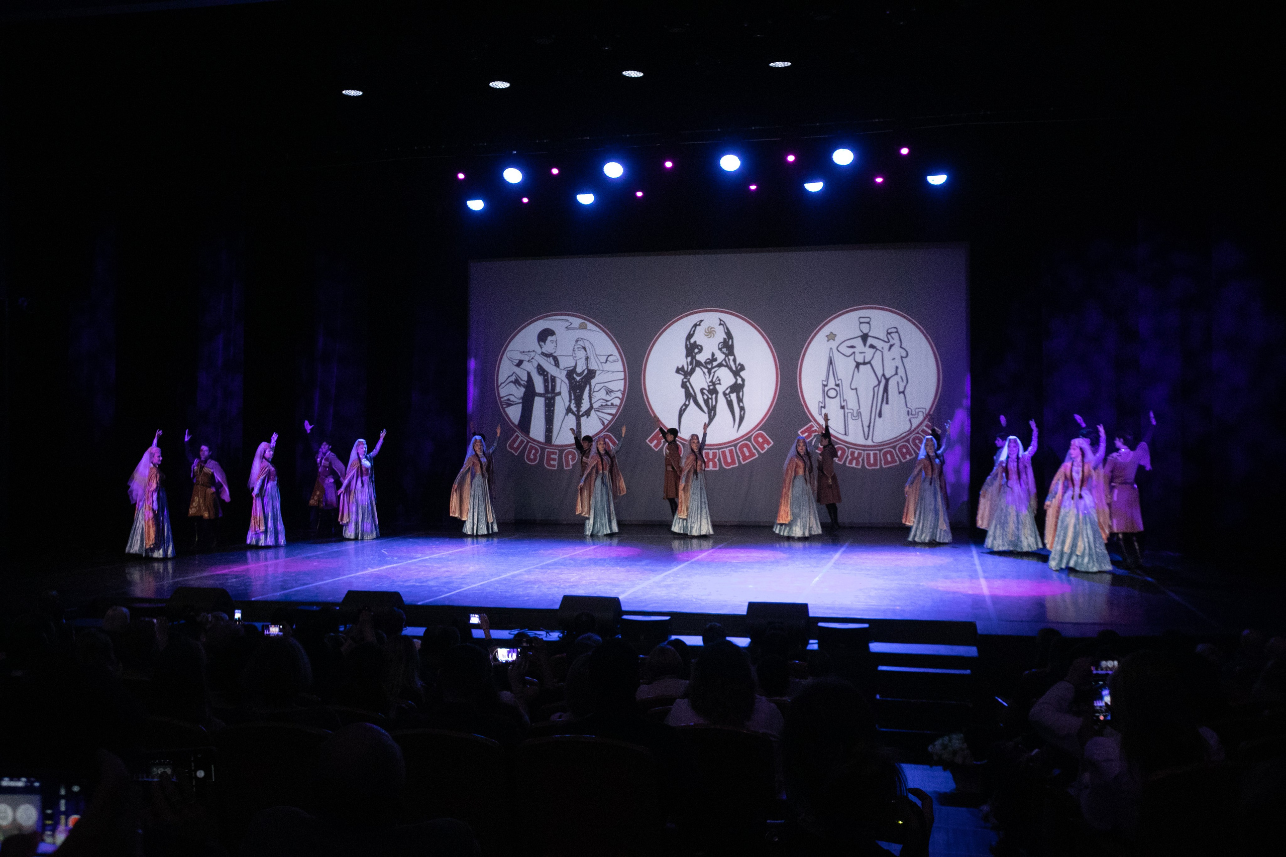 Концерт, грузинские танцы. Art photographer Nino