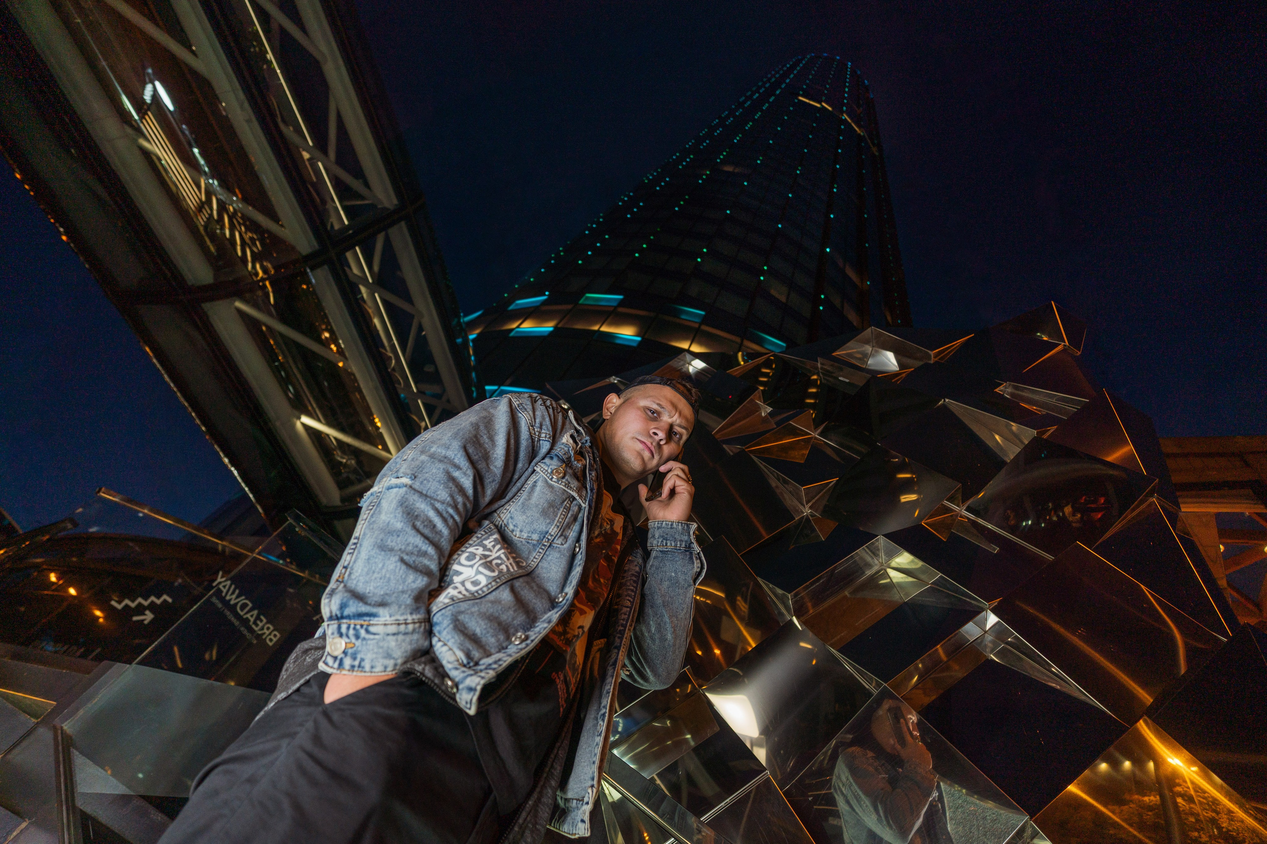 Кирилл и ночной Екатеринбург. Портретный, репортажный и свадебный фотограф в Екатеринбурге Денис Южаков