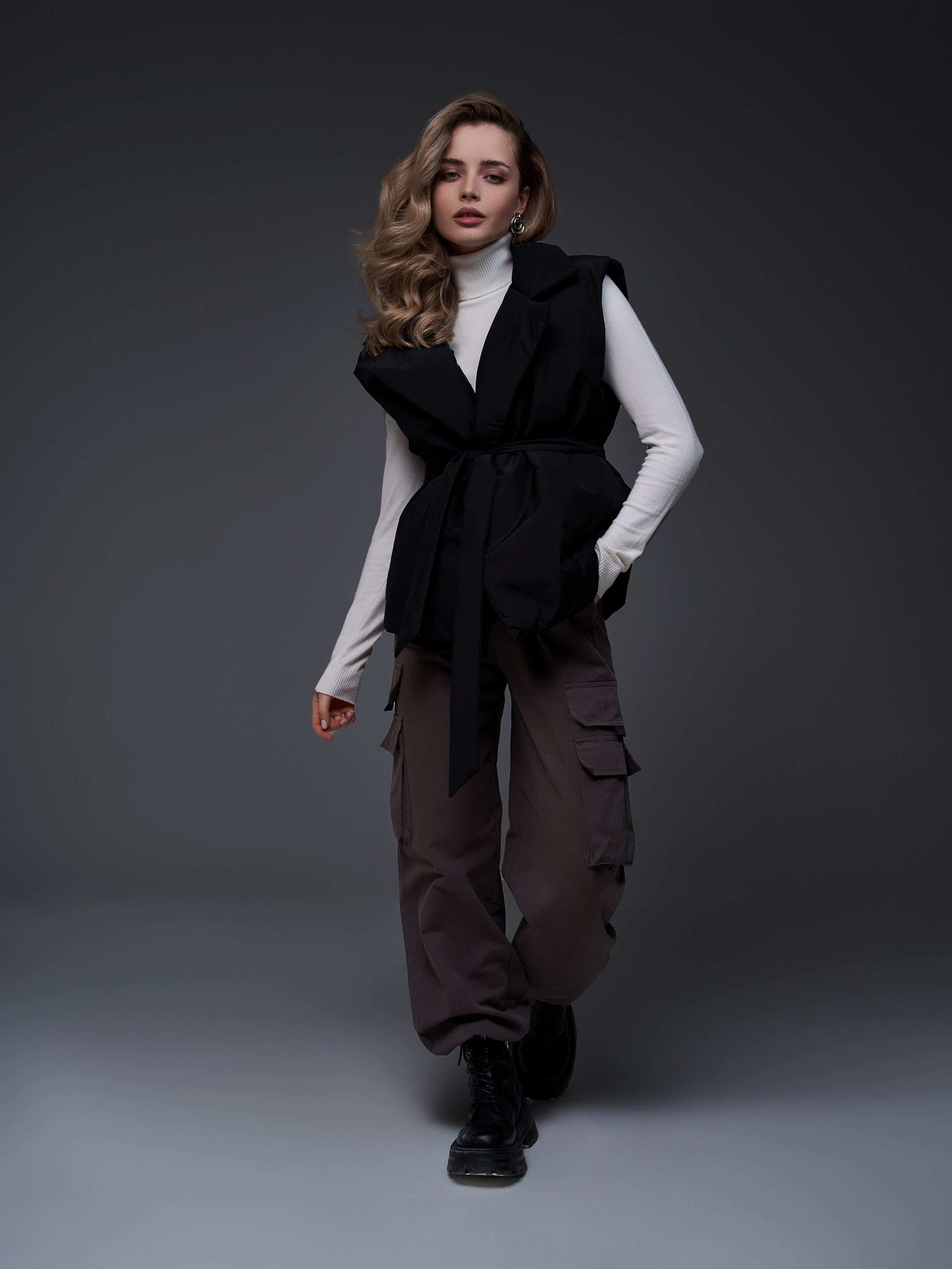 Желетки женские. Фотограф для маркетплейсов в Москве