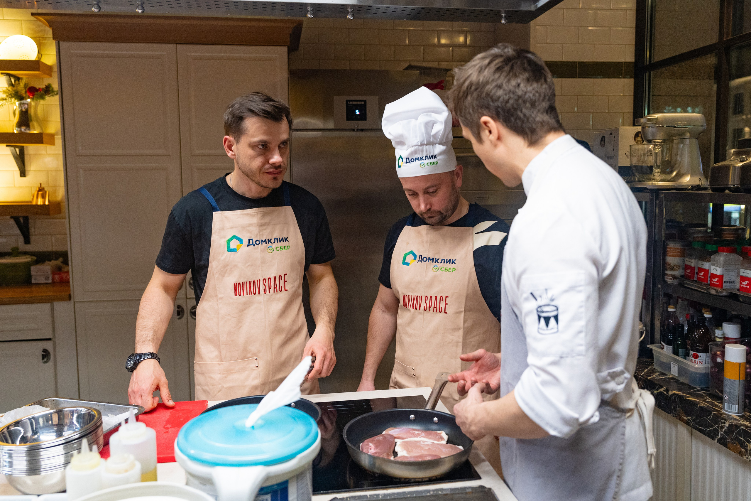 NOVIKOV SCHOOL — Умами зал. Фотограф Никита Комаров