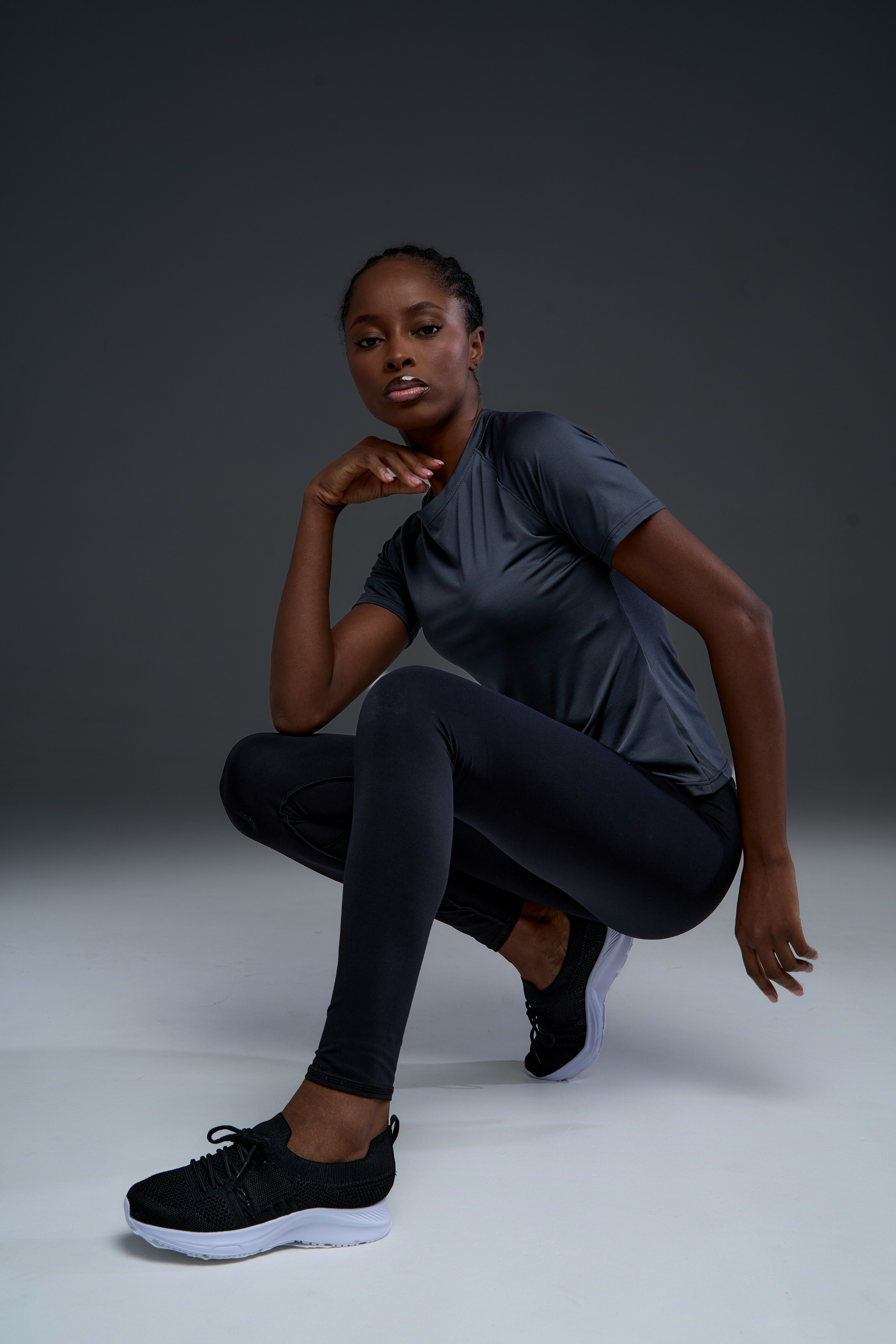 Спортивные футболки. Фотограф для маркетплейсов в Москве