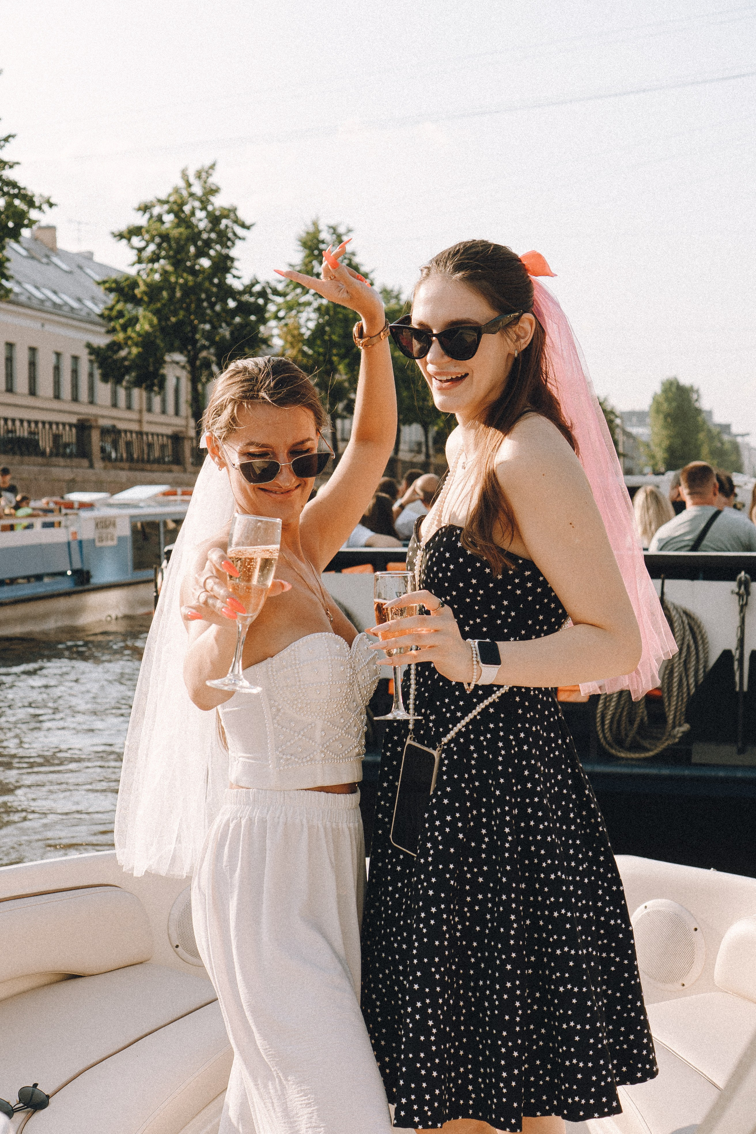 ДЕВИЧНИК НА КАТЕРЕ. Профессиональный фотограф, Санкт-Петербург — Виктория Богомолова