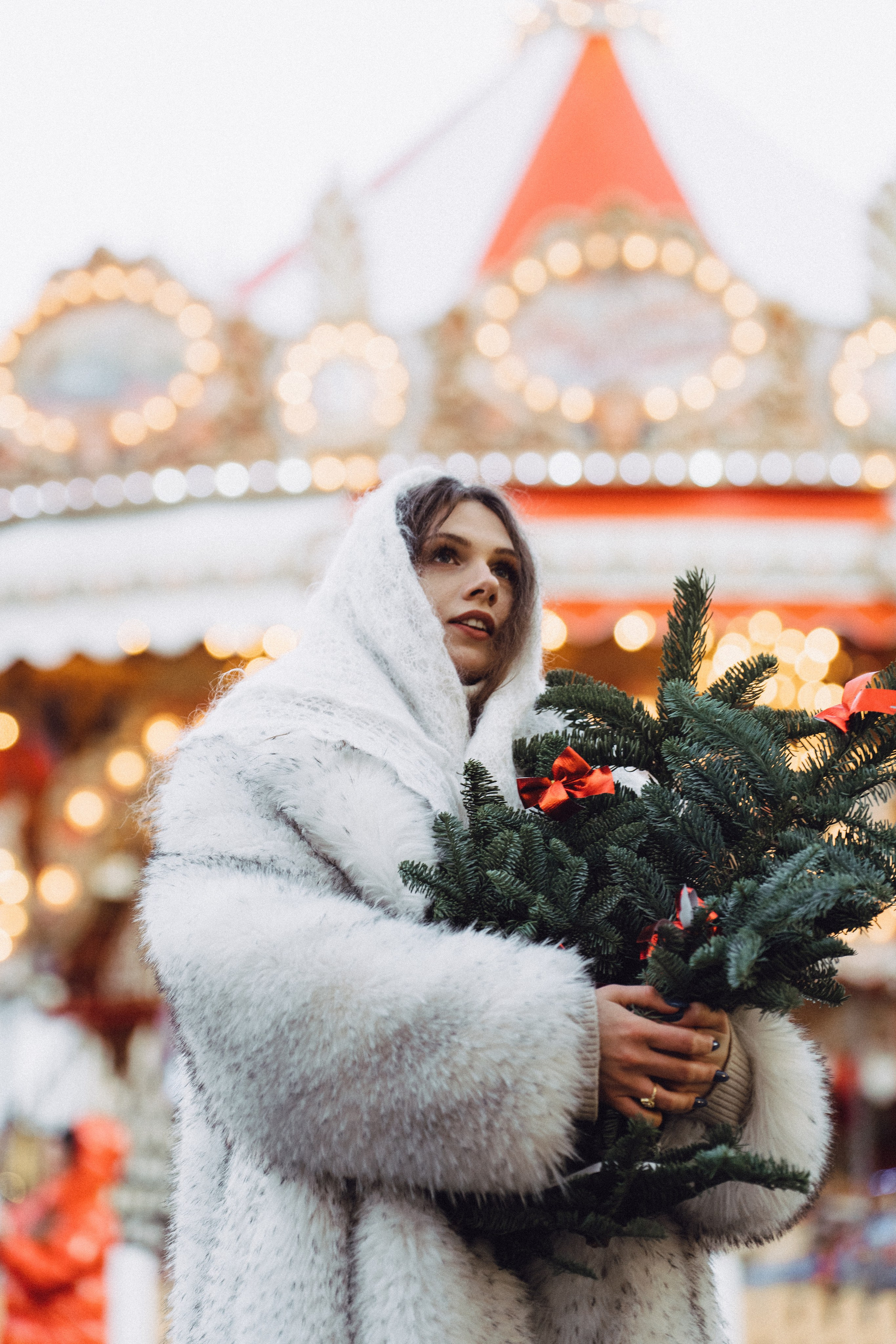 ПРОГУЛКА НА МАНЕЖНОЙ ПЛОЩАДИ ДЛЯ ДЕВУШКИ ПЕРЕД НОВЫМ ГОДОМ (НОВОГОДНЯЯ ФОТОСЕССИИЯ НА МАНЕЖНОЙ ПЛОЩАДИ). Профессиональный фотограф, Санкт-Петербург — Виктория Богомолова