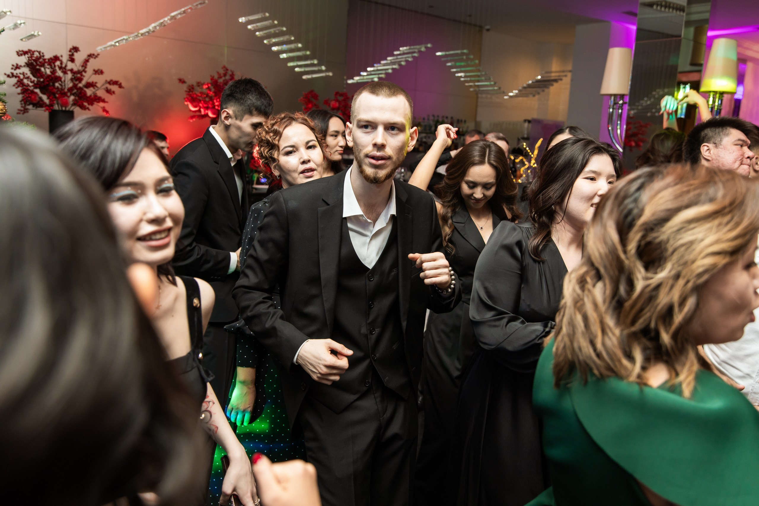 Корпоратив. Свадебный и студийный фотограф в Алматы Ильяс Кырбаев