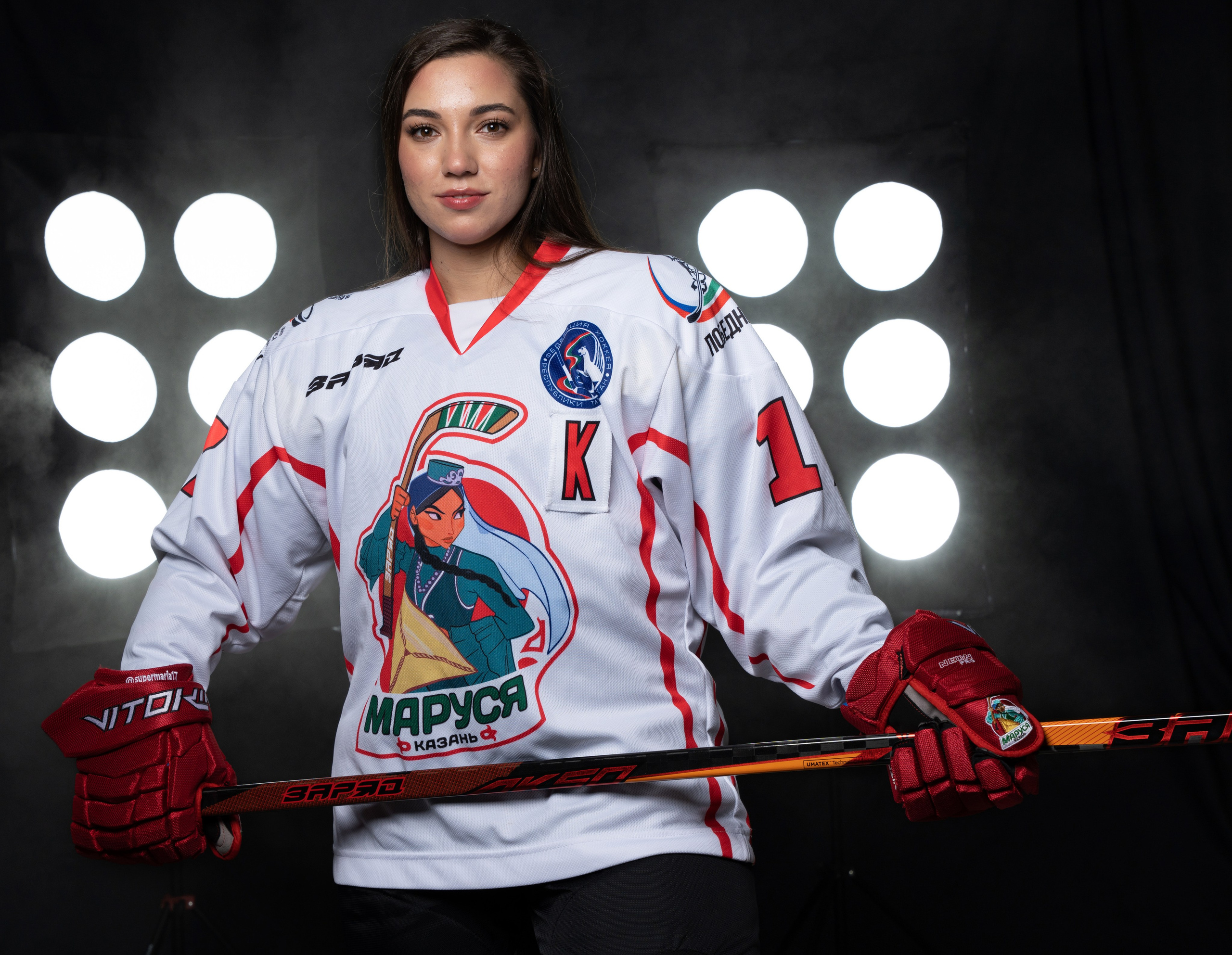 Капитан ХК "Маруся" Съемка с эффектом стадионного освещения и искусственным дымом