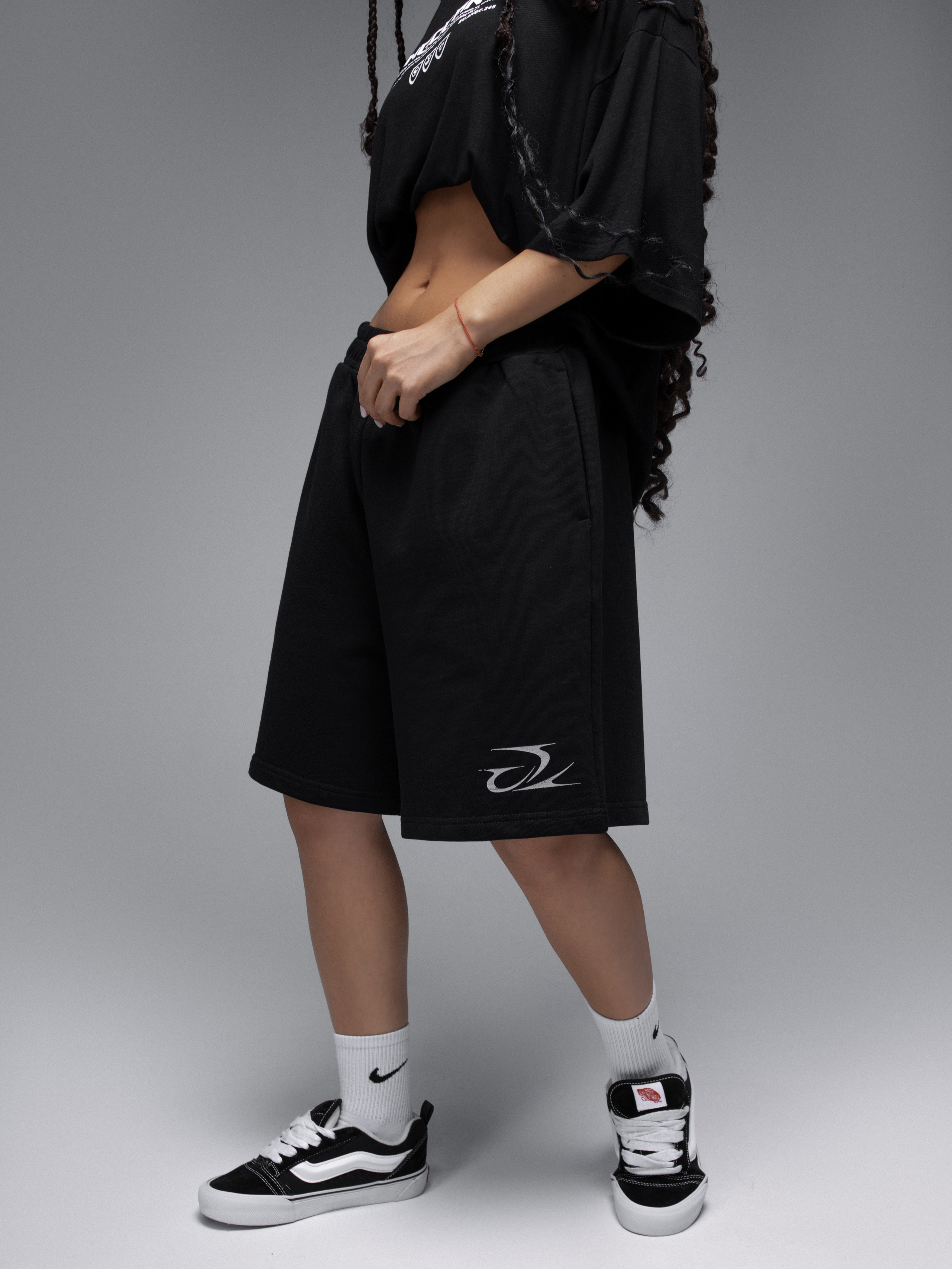 КАТАЛОГ | серый фон. RUNA production — стильные съемки для брендов