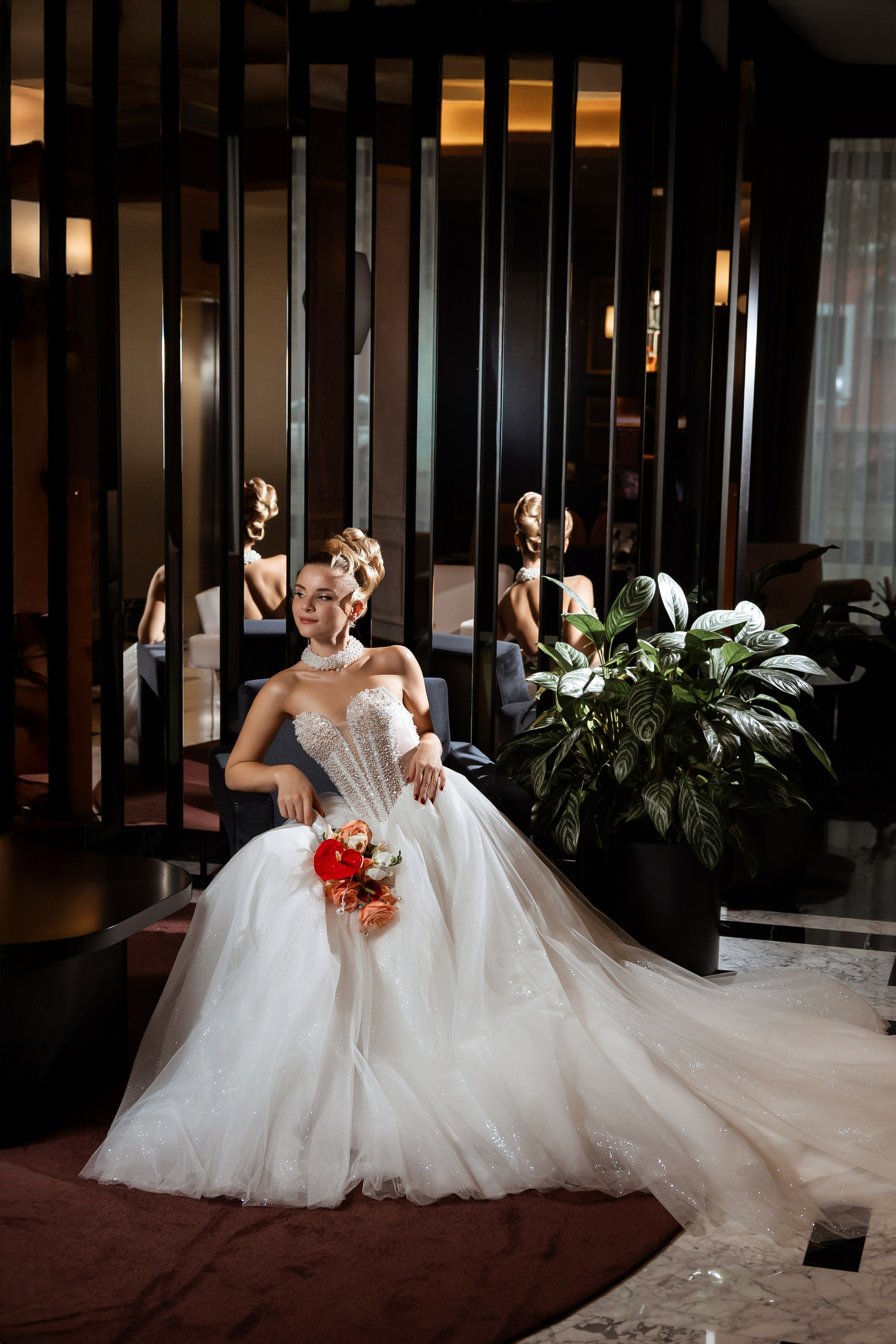 Локация отель Акрон платья салон Свадебный Мир модель Арина. Свадебный и семейный фотограф Татьяна Ласкина в Великом Новгороде