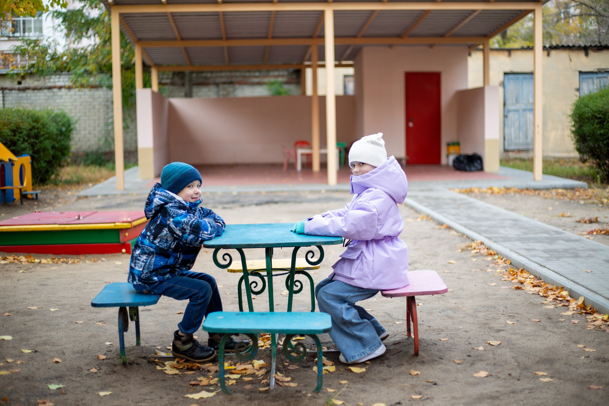 Детский сад на прогулке. Выпускные альбомы Воронеж " СОКОЛ фото»