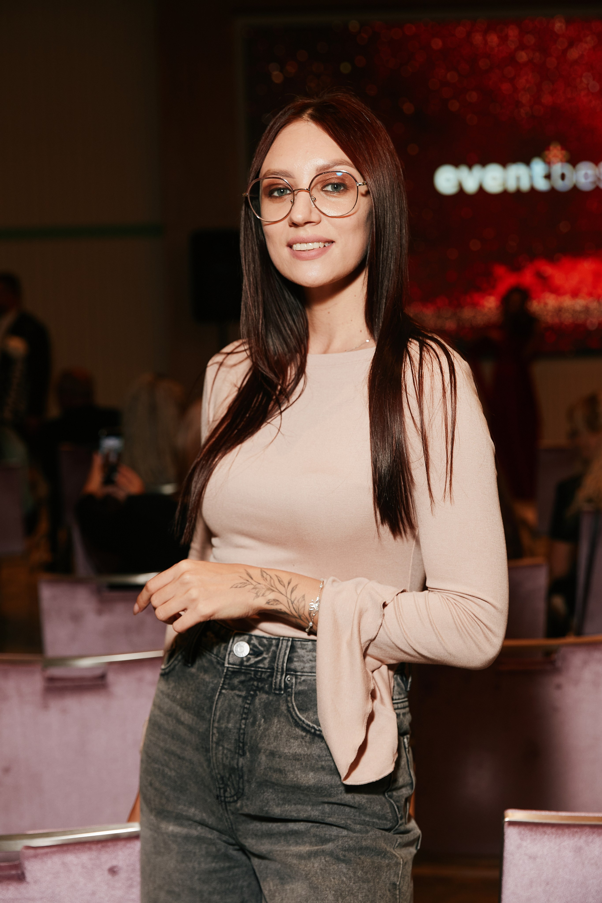 Современная женщина в Hilton 26.10. Свадебный репортажный фотограф краснодар максим дремов дрёмов фотосессия студия цена