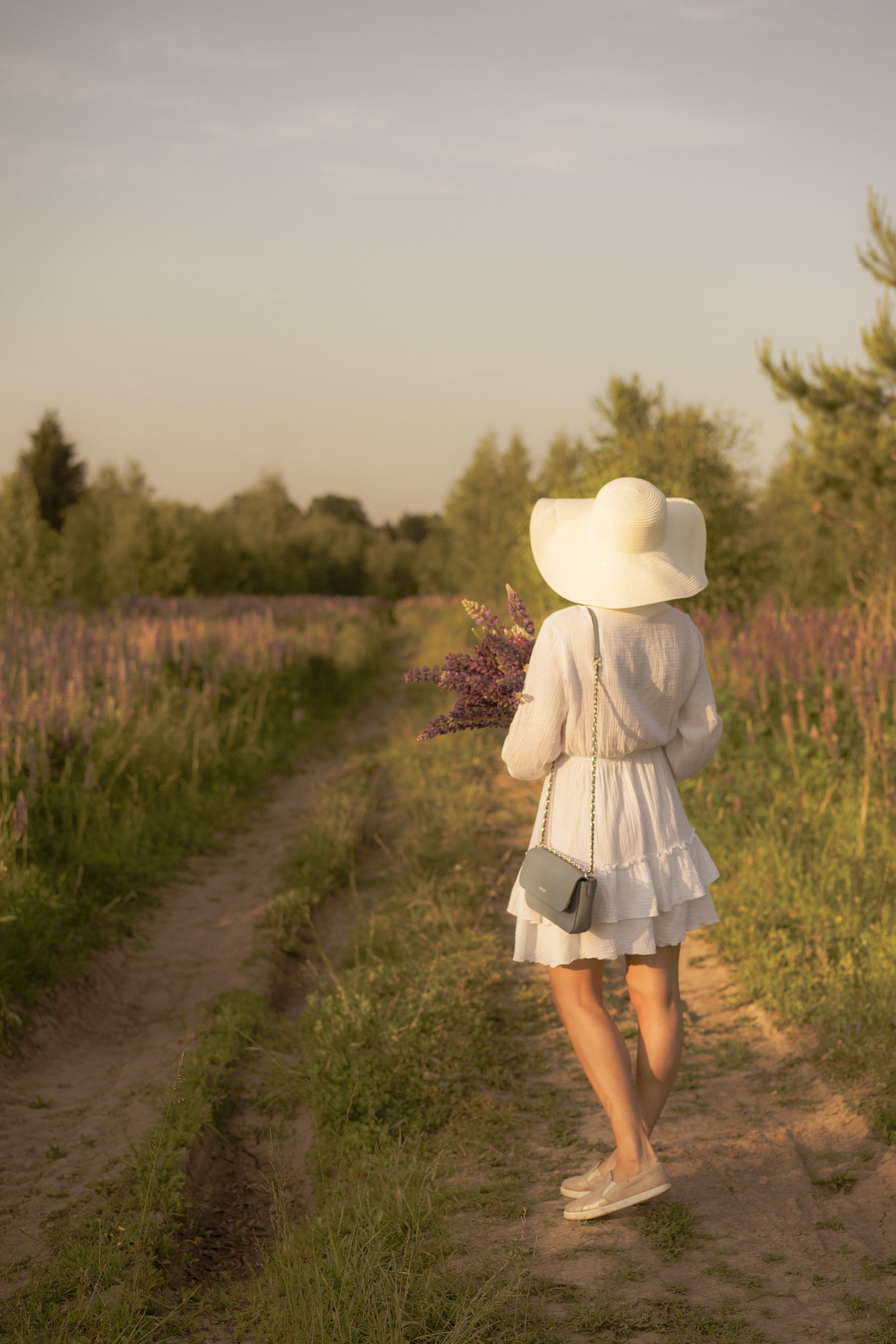 Фотосессия в люпинрах. Лиза Фирстова — самый добрый фотограф