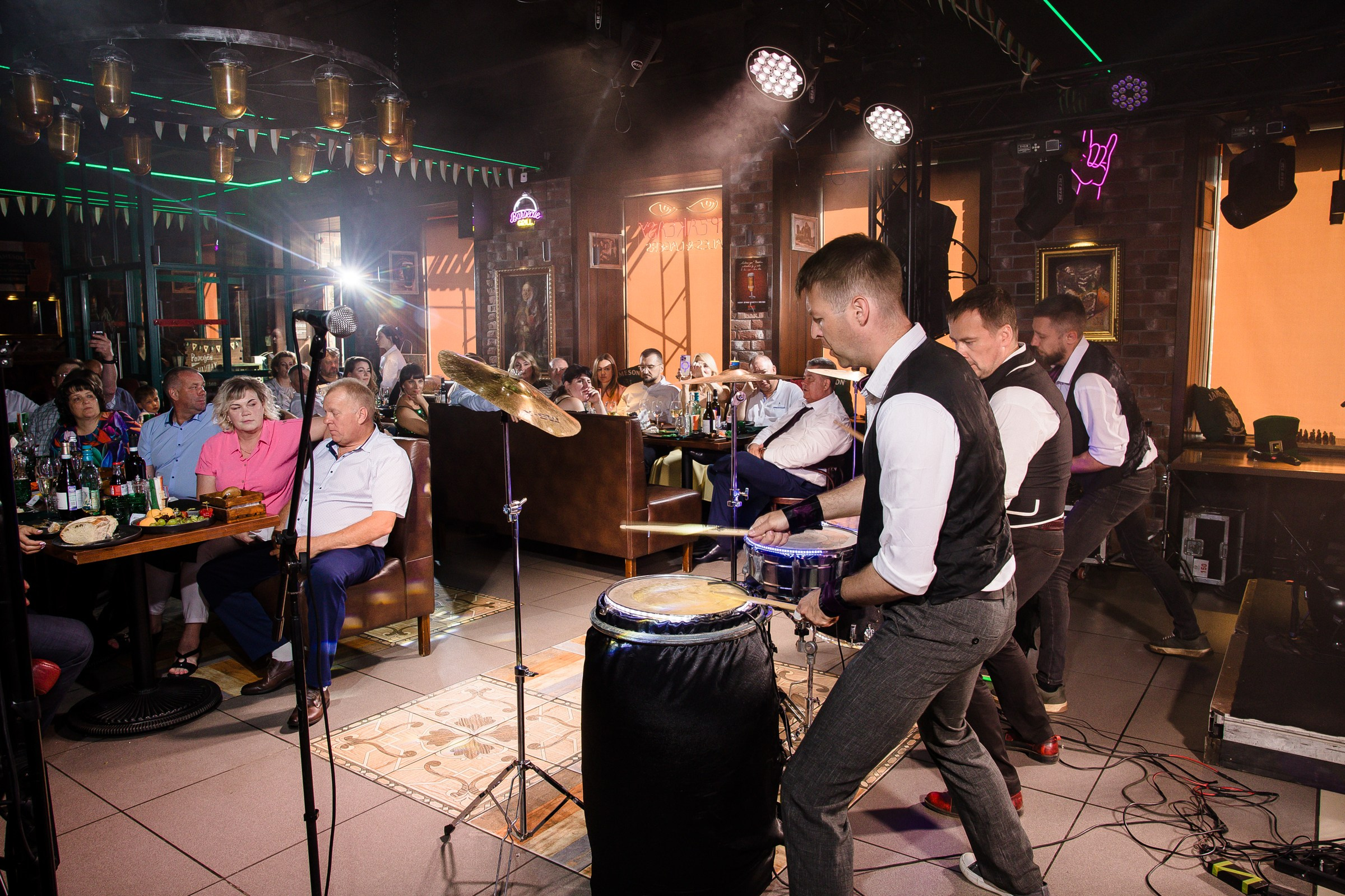 Репортажная съёмка. Свадебный фотограф в Иваново Гитарина Черняева