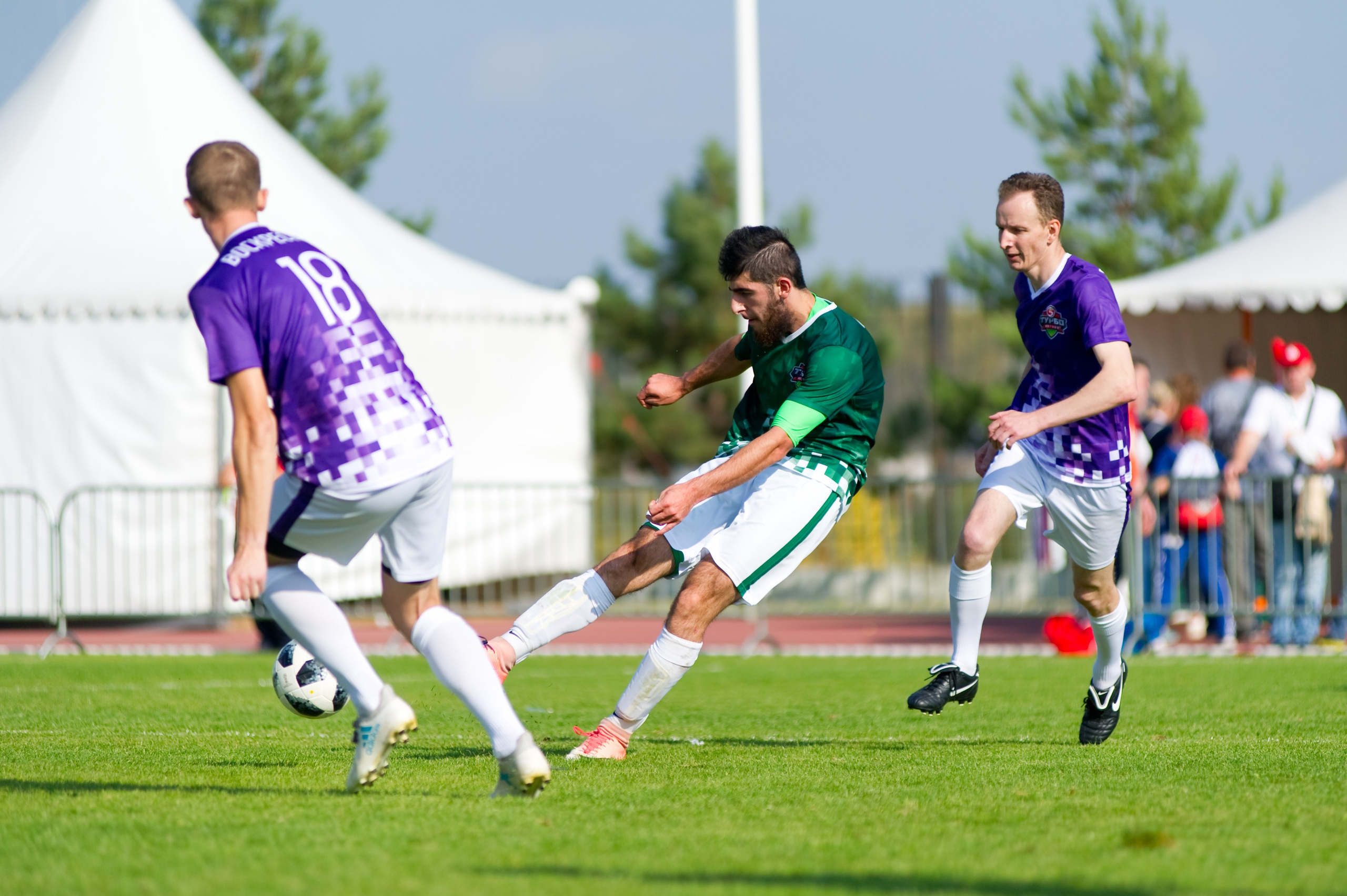 Турбофутбол (корпоративное соревнование «Пятерочки»). Репортажный фотограф и видеограф Слава Думчев. Тимбилдинги, отчетники, корпоративы