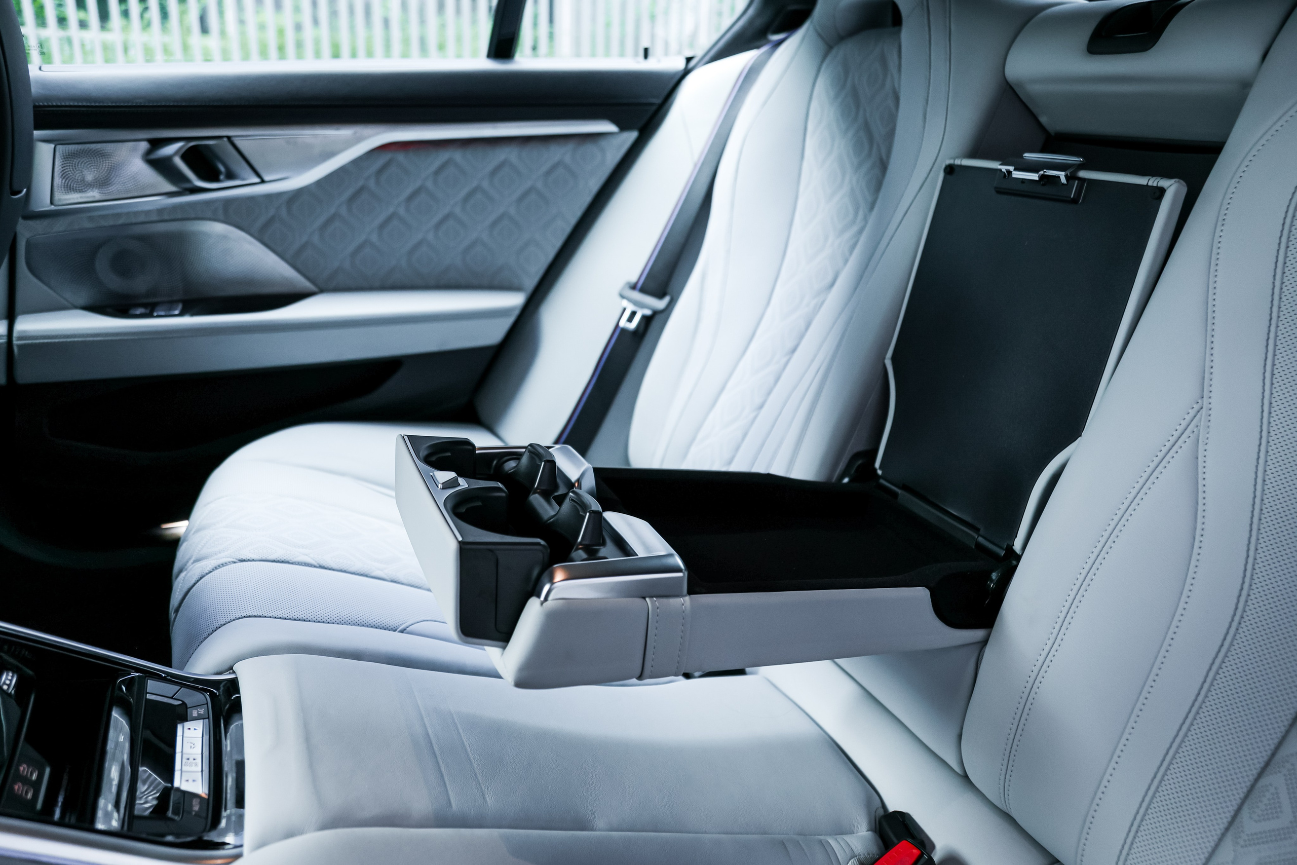 2022 BMW M8 COMPETITION RESTYLING FROM USA $145,000 / 17,500 KM ODOMETER. Mixturecaptures