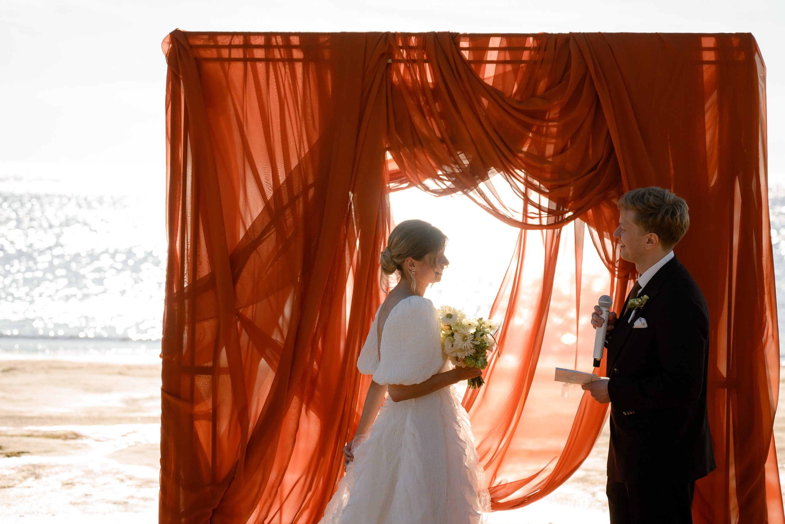 На берегу залива. Свадебный фотограф в Санкт-Петербурге, Москве, СПб Сергей Поддубный
