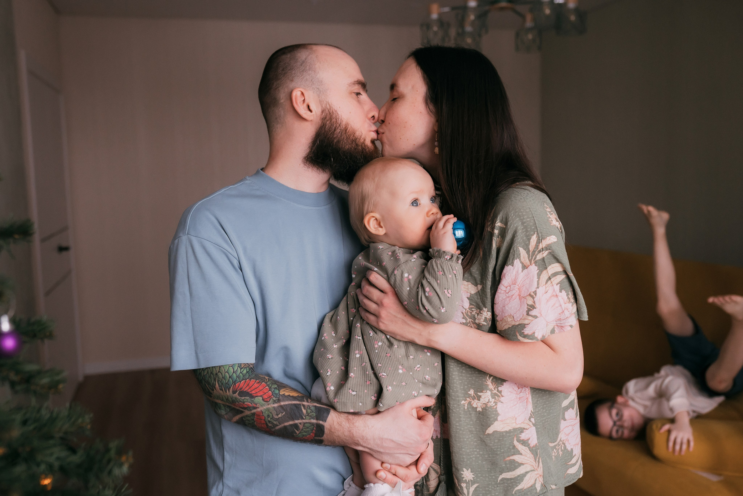 Семейные съемки дома. Семейный и контент фотограф в Омске Савченко Ольга