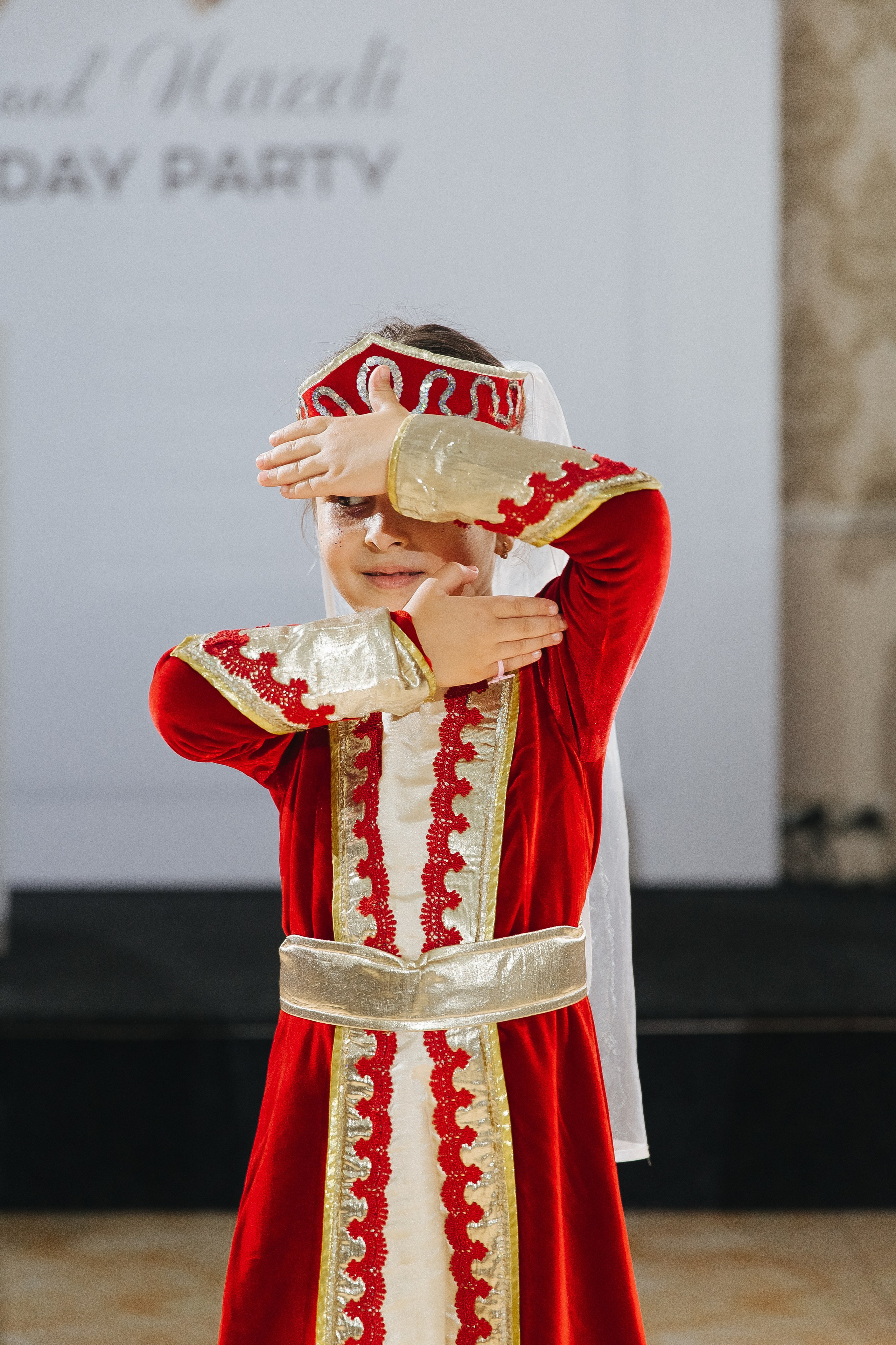 Ани и Назели. 35&5 День рождения, «Янтарь». Фотограф в Красноярске Надежда Воскресенская