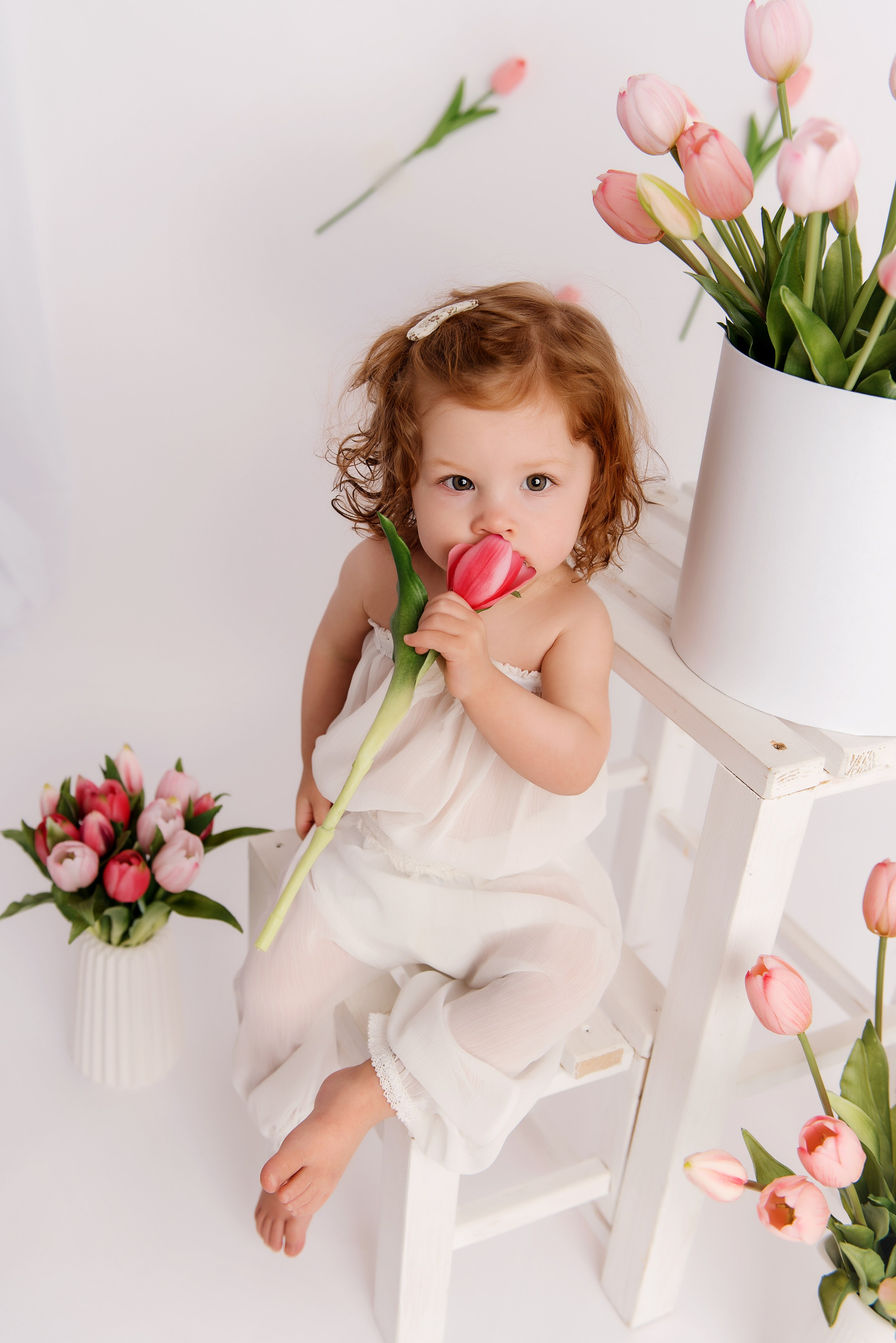Съёмка с цветами Весенний проект. Детский фотограф в Долгопрудном и Москве