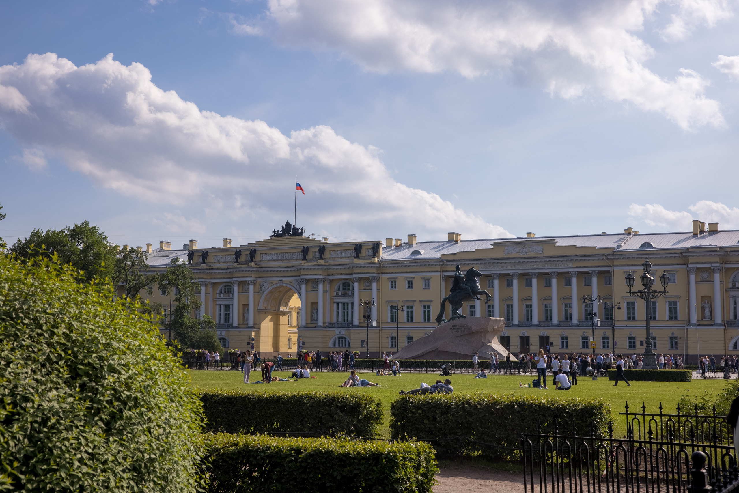 Памятник Петру I на Сенатской площади в Санкт-Петербурге работы скульптора Фальконе, г. Санкт-Петербург