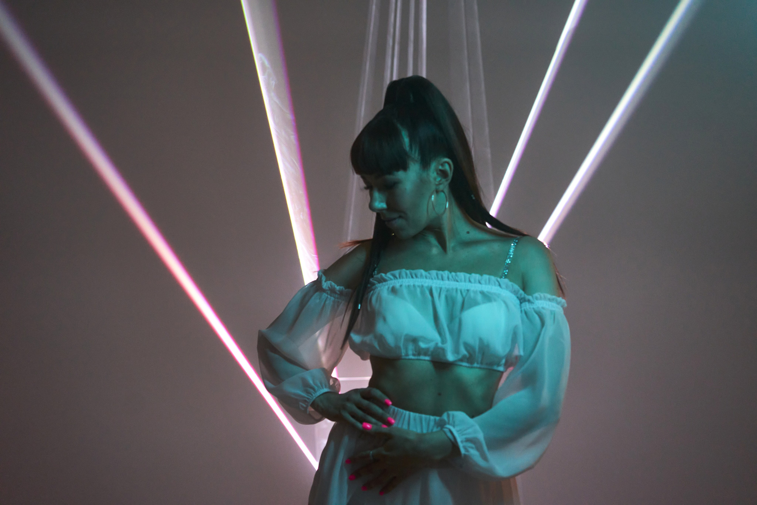 Портретная фотосессия с лазером. Фотограф Екатеринбург Кокшарова Александра