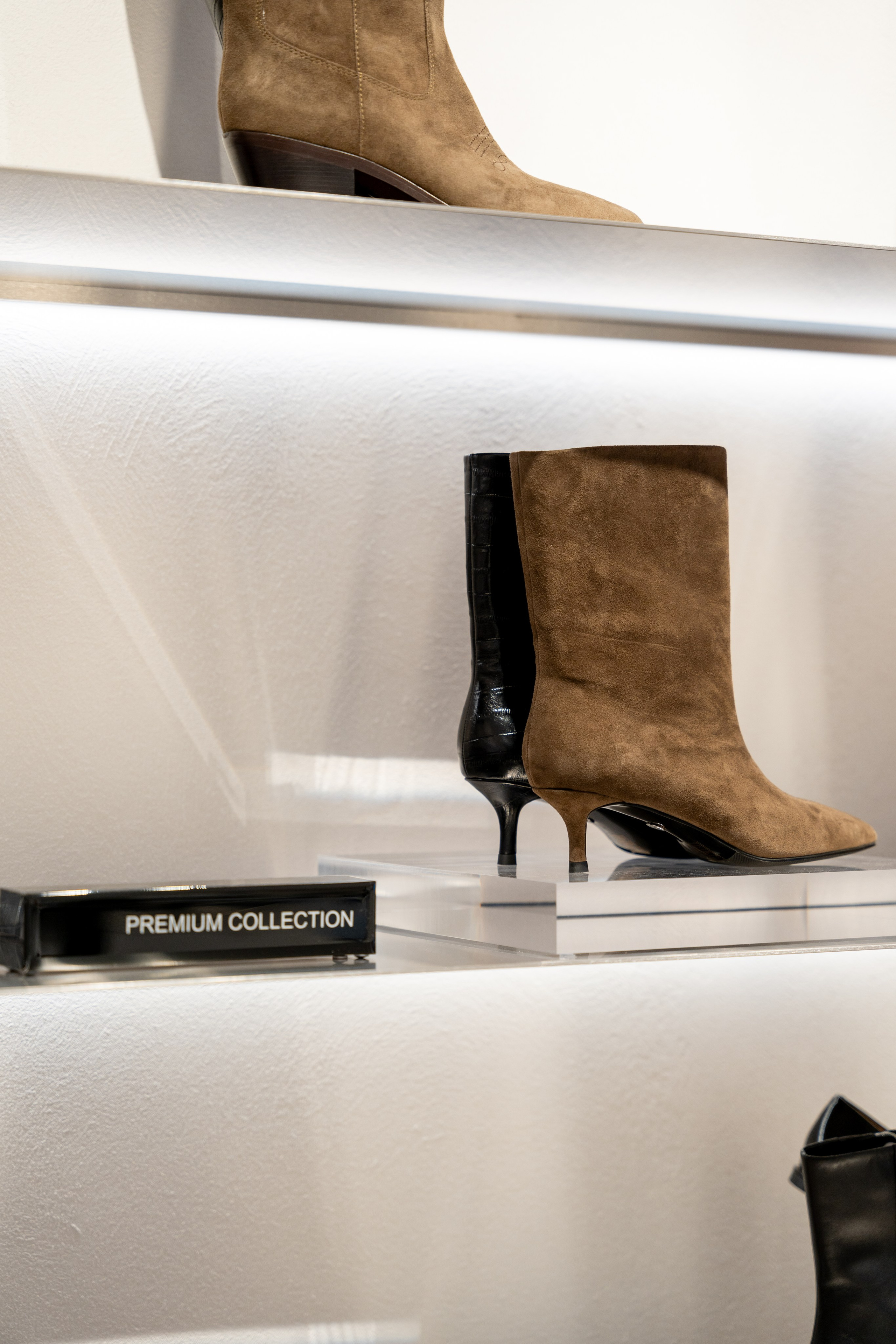 Интерьерная фотосъемка магазина Ekonika в Краснодаре — обувной бренд Профессиональная фотосъемка Ekonika — фирменный магазин в Краснодаре. Шедевры для Вас! Фотограф и Видеограф в Краснодаре Пахиев Руслан