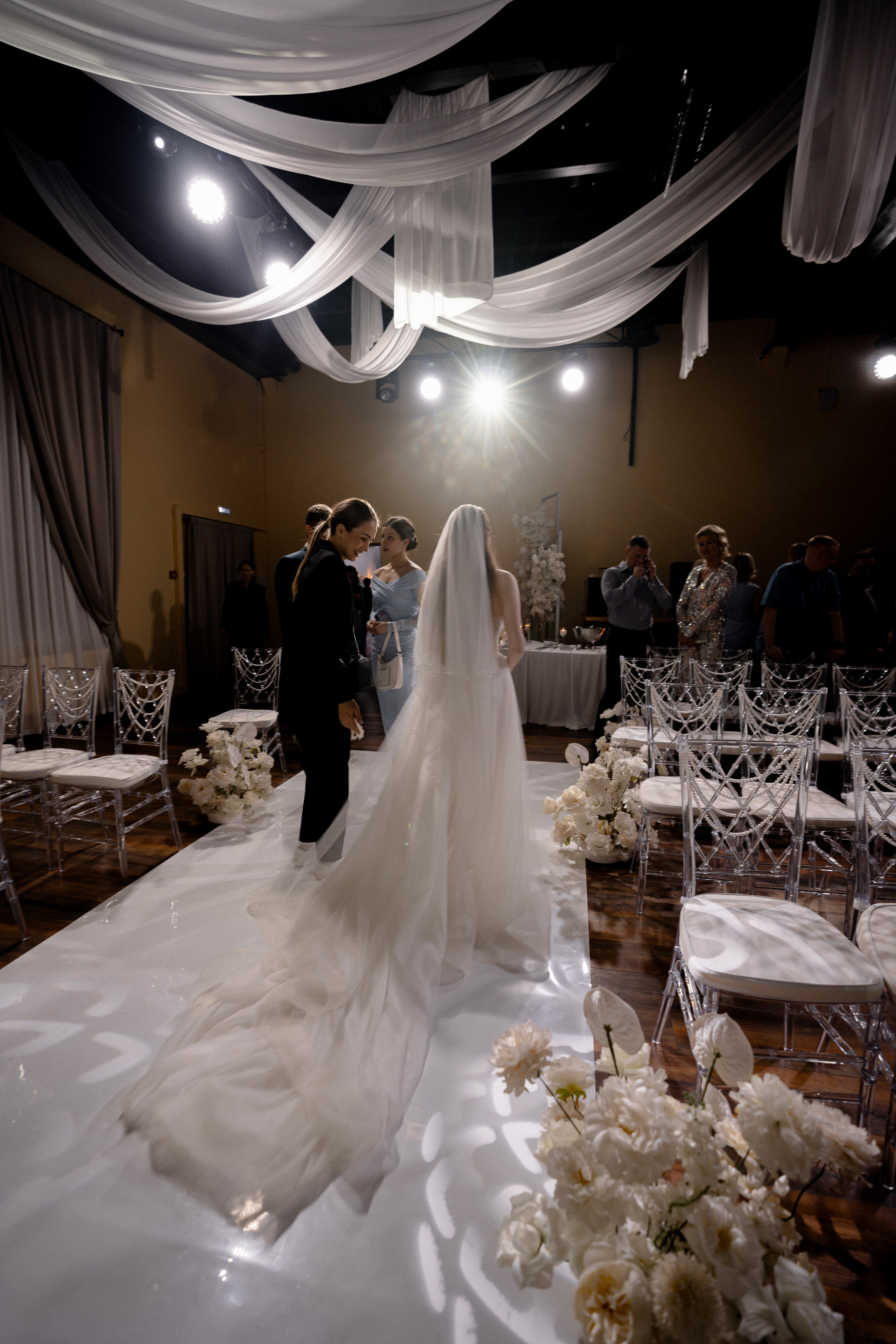 СВАДЕБНАЯ СЬЕМКА СБОРОВ В ОТЕЛЕ И ВЫЕЗД НА ЦЕРЕМОНИЮ (СНЯТО В СИБИРЕ В НИЖНЕВАРТОВСКЕ). Профессиональный фотограф, Санкт-Петербург — Виктория Богомолова